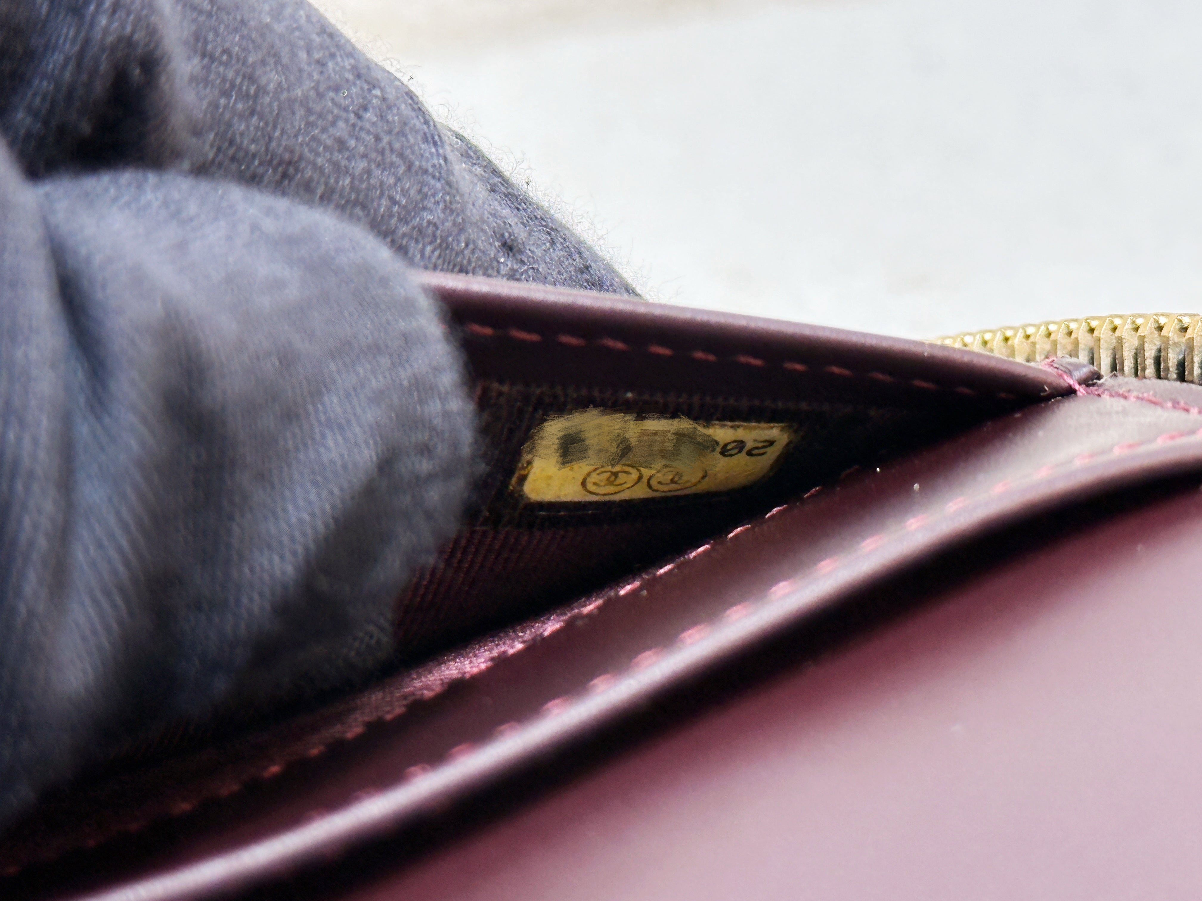 Chanel Quilted Cc XL Zip Wallet Black Caviar GHW 2000 holo card