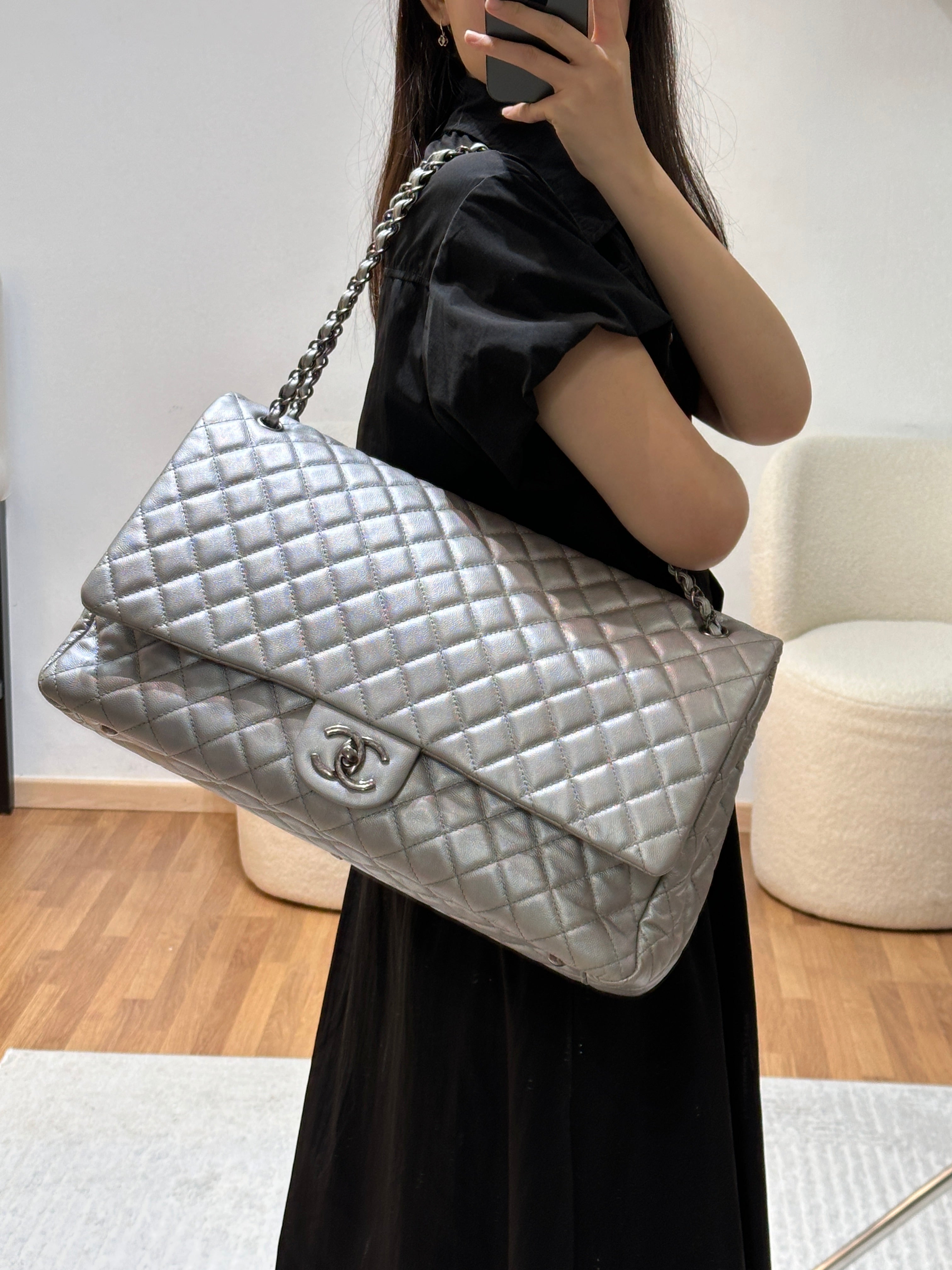 Chanel 2017 Caviar Classic Quilted XXL Travel Flap shoulder bag Metallic Silver SHW 2257 holo card