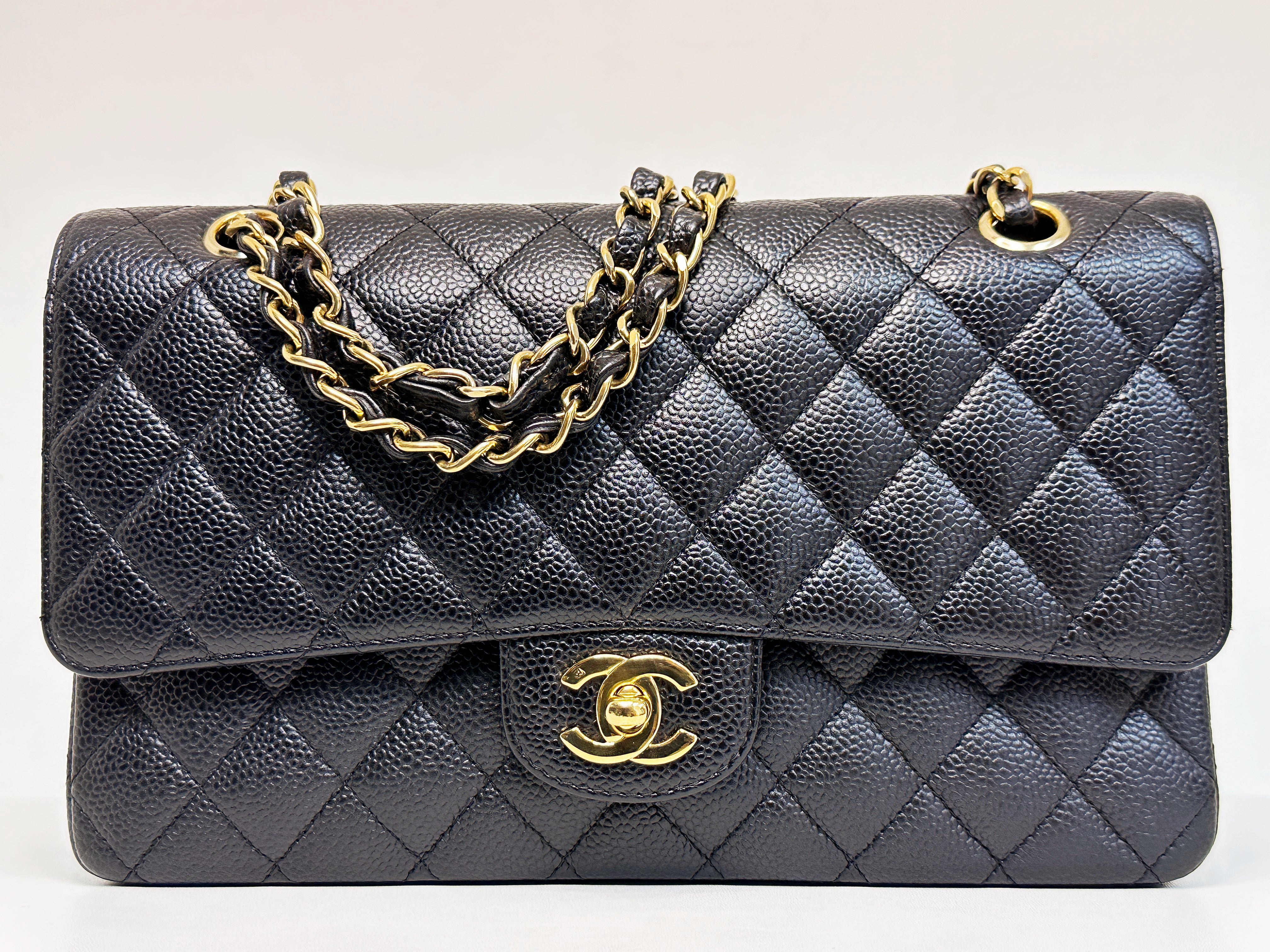PPreloved Authentic Chanel Vintage  Classic Double Flap Medium Shoulder Bag Black Caviar 24k GHW