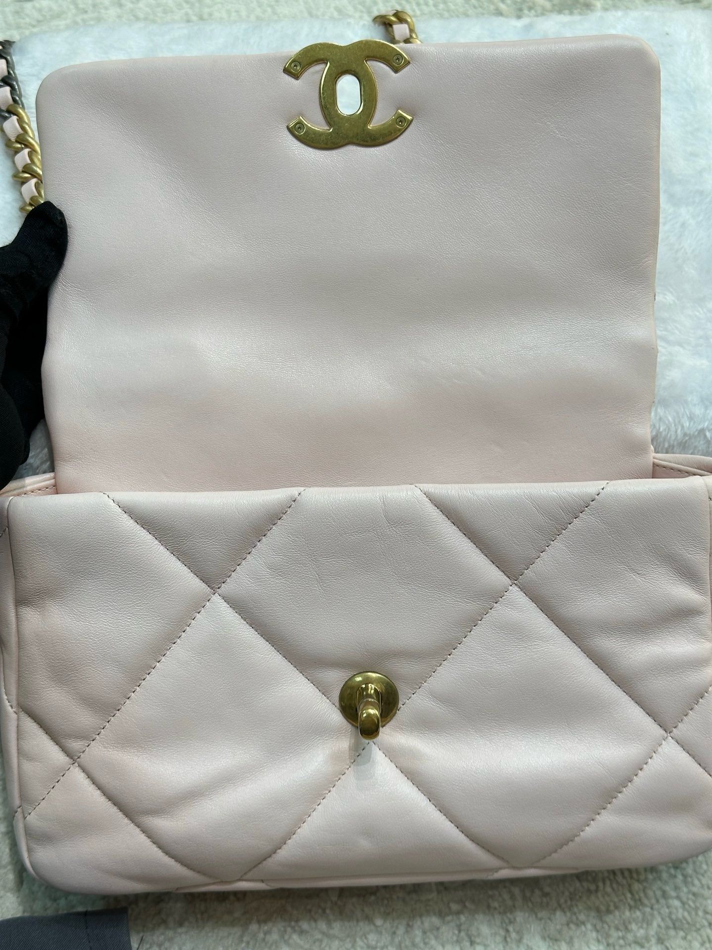 Chanel Medium Calfskin Quilted Chanel 19 Flap Light Pink