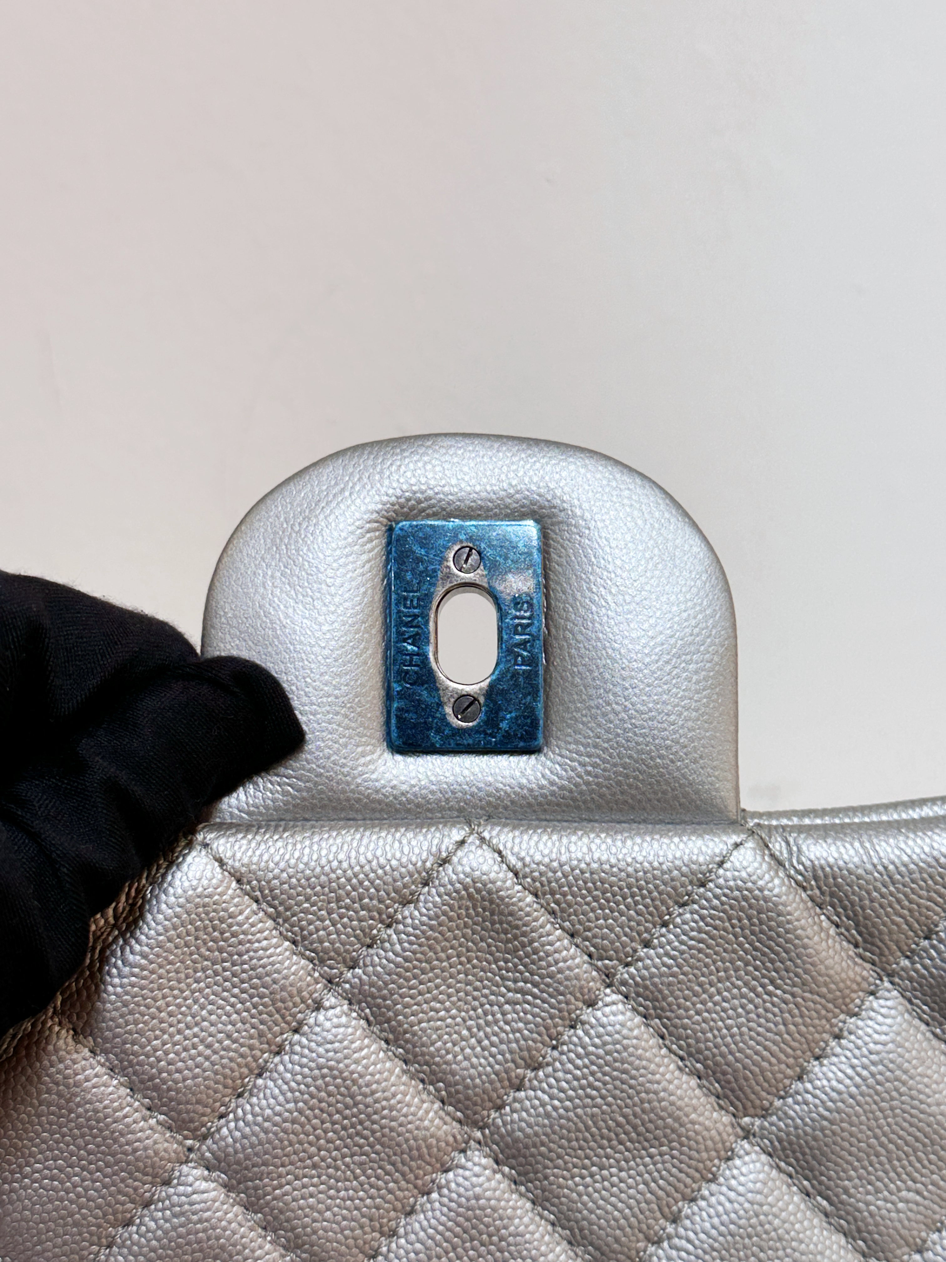 Chanel 2017 Caviar Classic Quilted XXL Travel Flap shoulder bag Metallic Silver SHW 2257 holo card