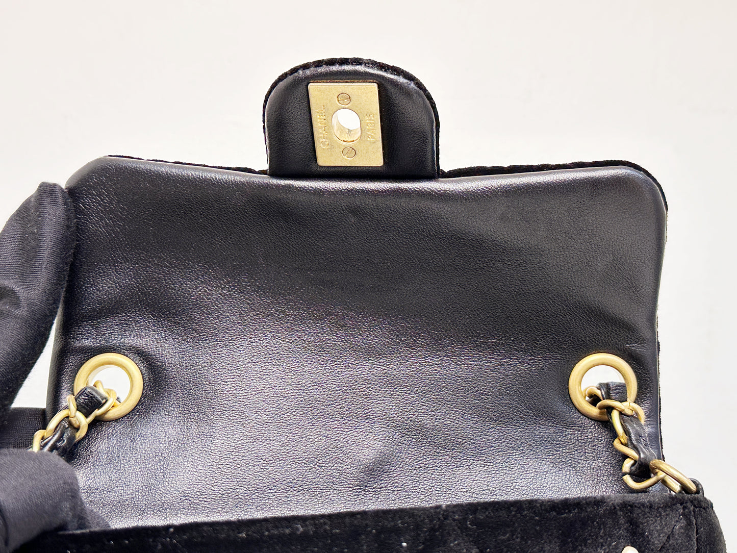 Chanel Mini Black Velvet Pearl Flap Bag X53U microchip