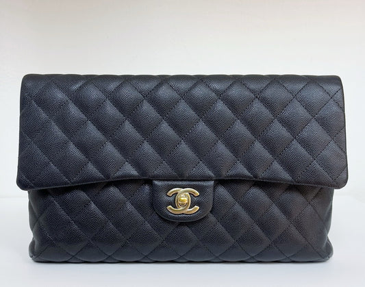 Chanel Quilted Caviar Classic Clutch GHW Black 2657 holo card