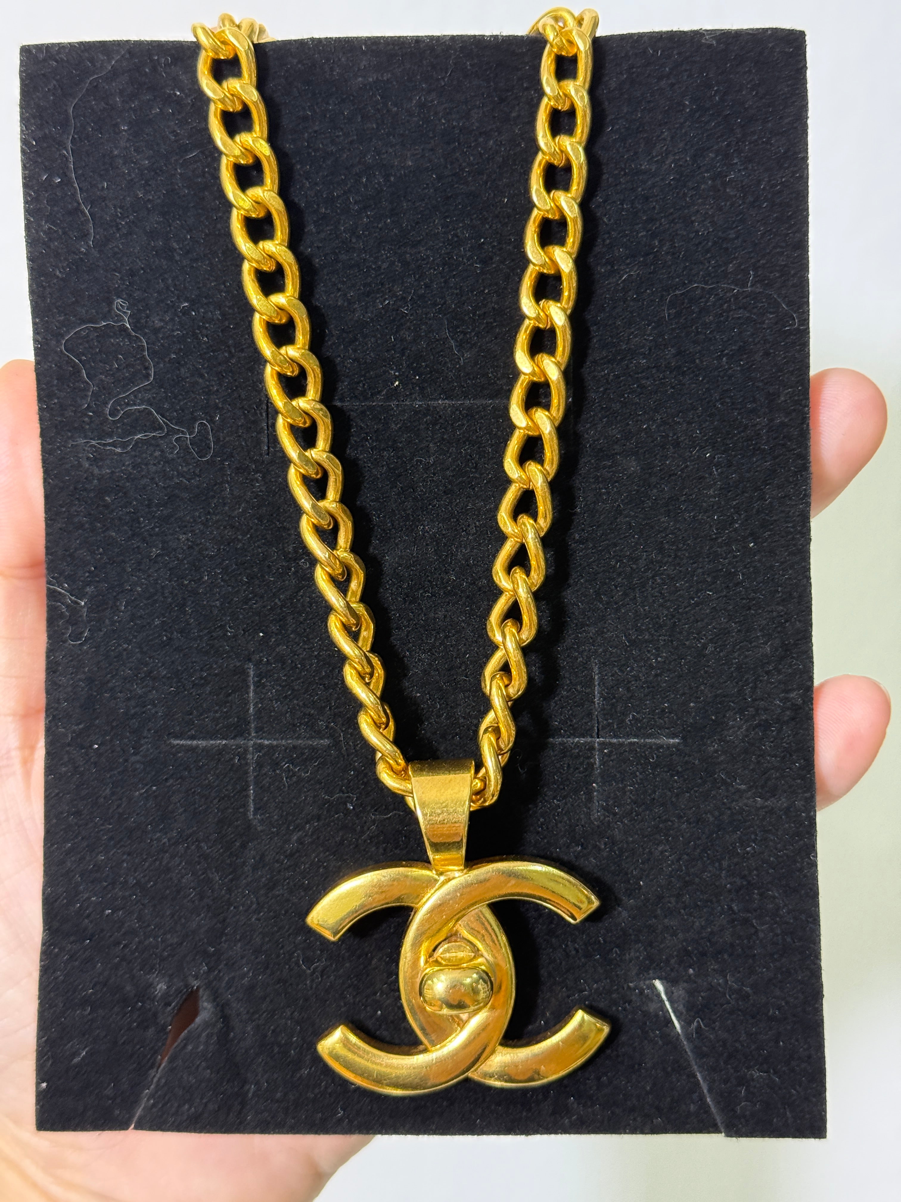 Chanel Turnlock Cocomark 97P Gold Chain Necklace Golden