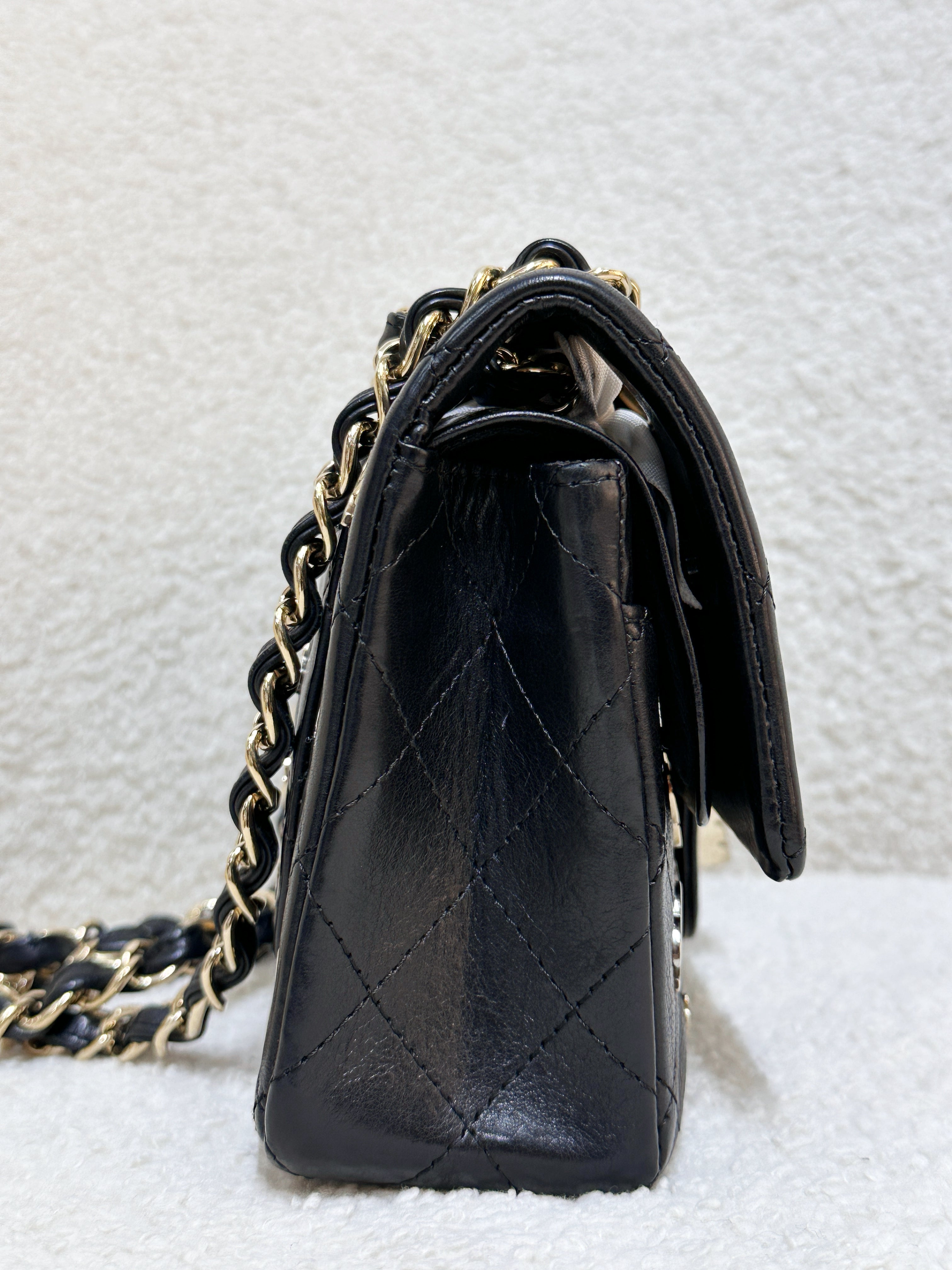 Preloved Authentic 
ChanelBlack Quilted Calfskin 2.55 Reissue 224 Punk CC Charm Flap Gold Hardware, 2007