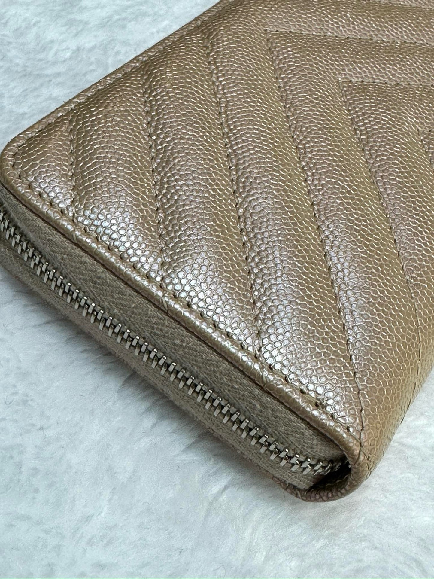 Chanel 17B rosegold classic zip wallet 2459 holo card