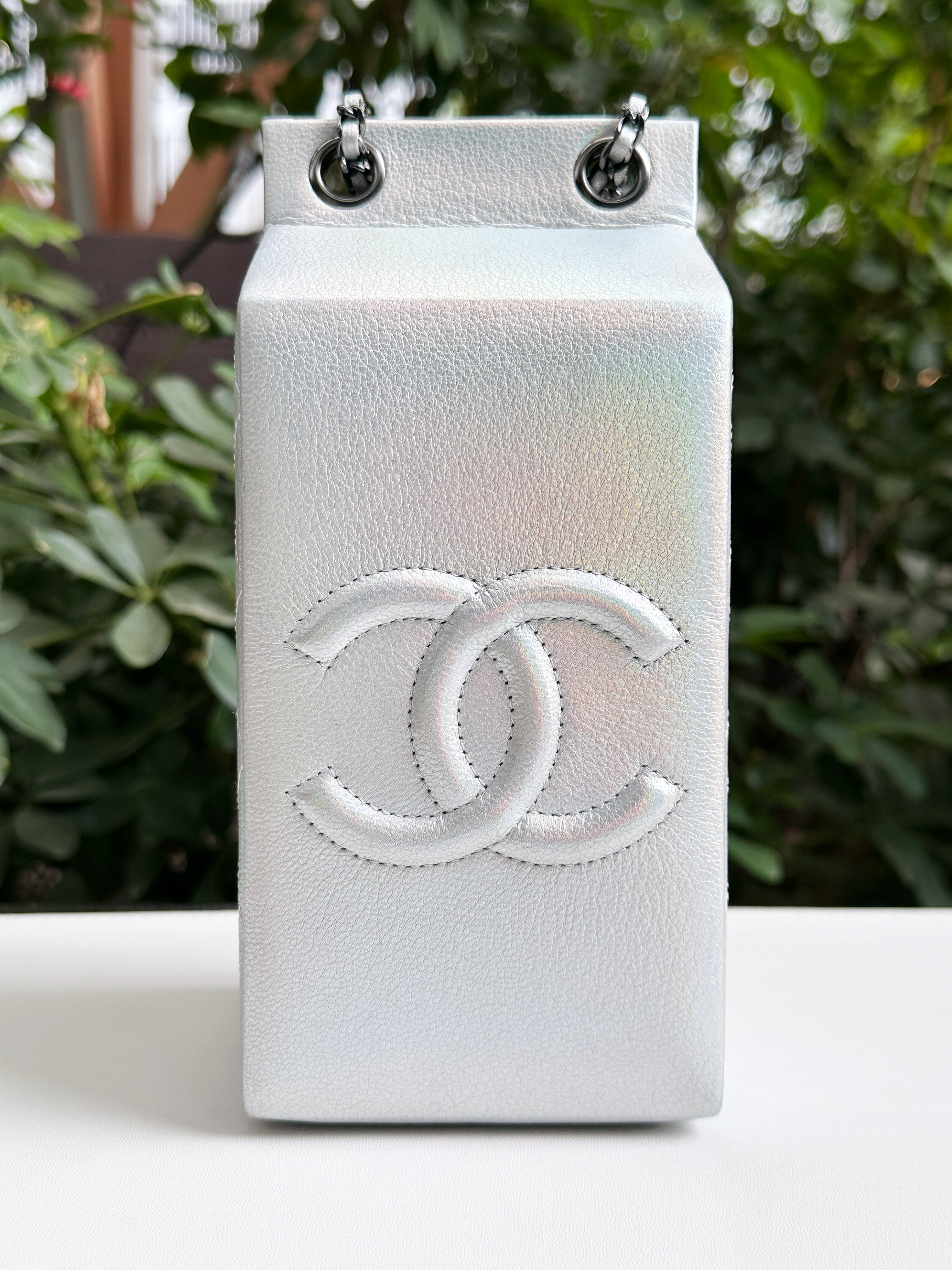 Preloved Authentic CHANEL RARE LIMITED EDITION LAIT DE COCO MILK CARTON BAG 2014