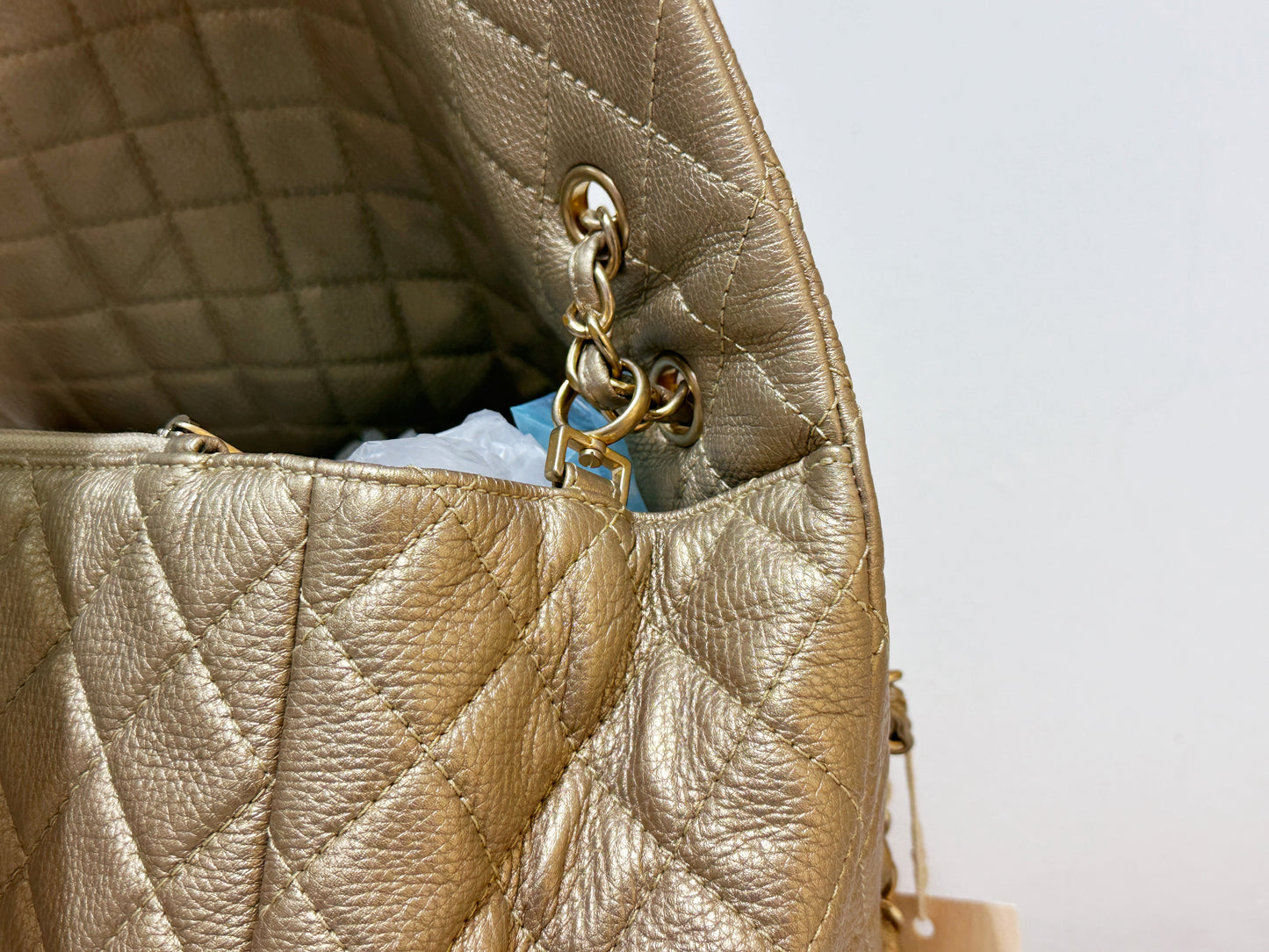 Chanel 2018 Calfskin Quilted XXL Travel Flap shoulder bag Metallic Gold GHW 2510 holo card