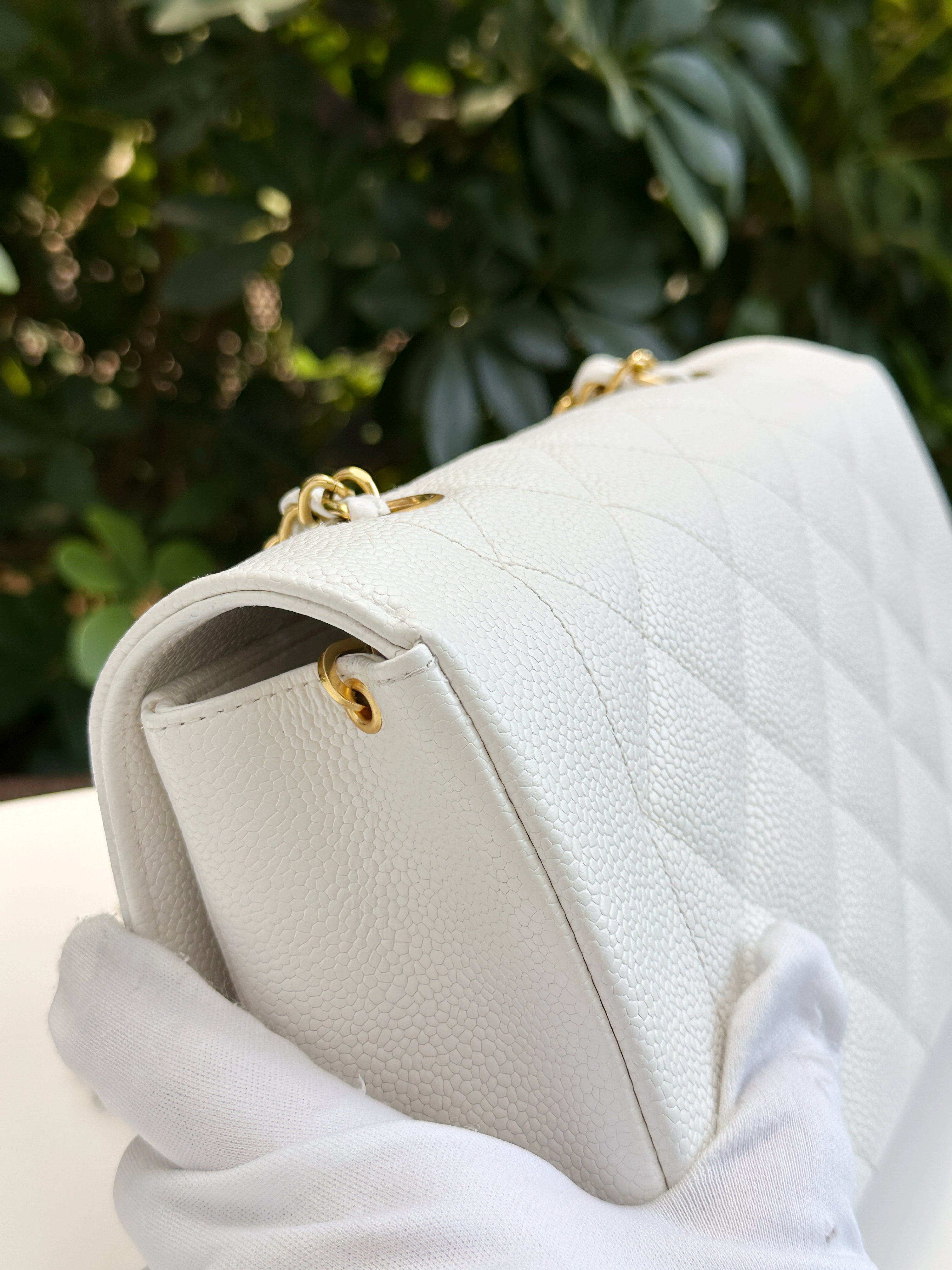 Chanel Vintage Quilted Diana Flap Bag Caviar White 33 holo card