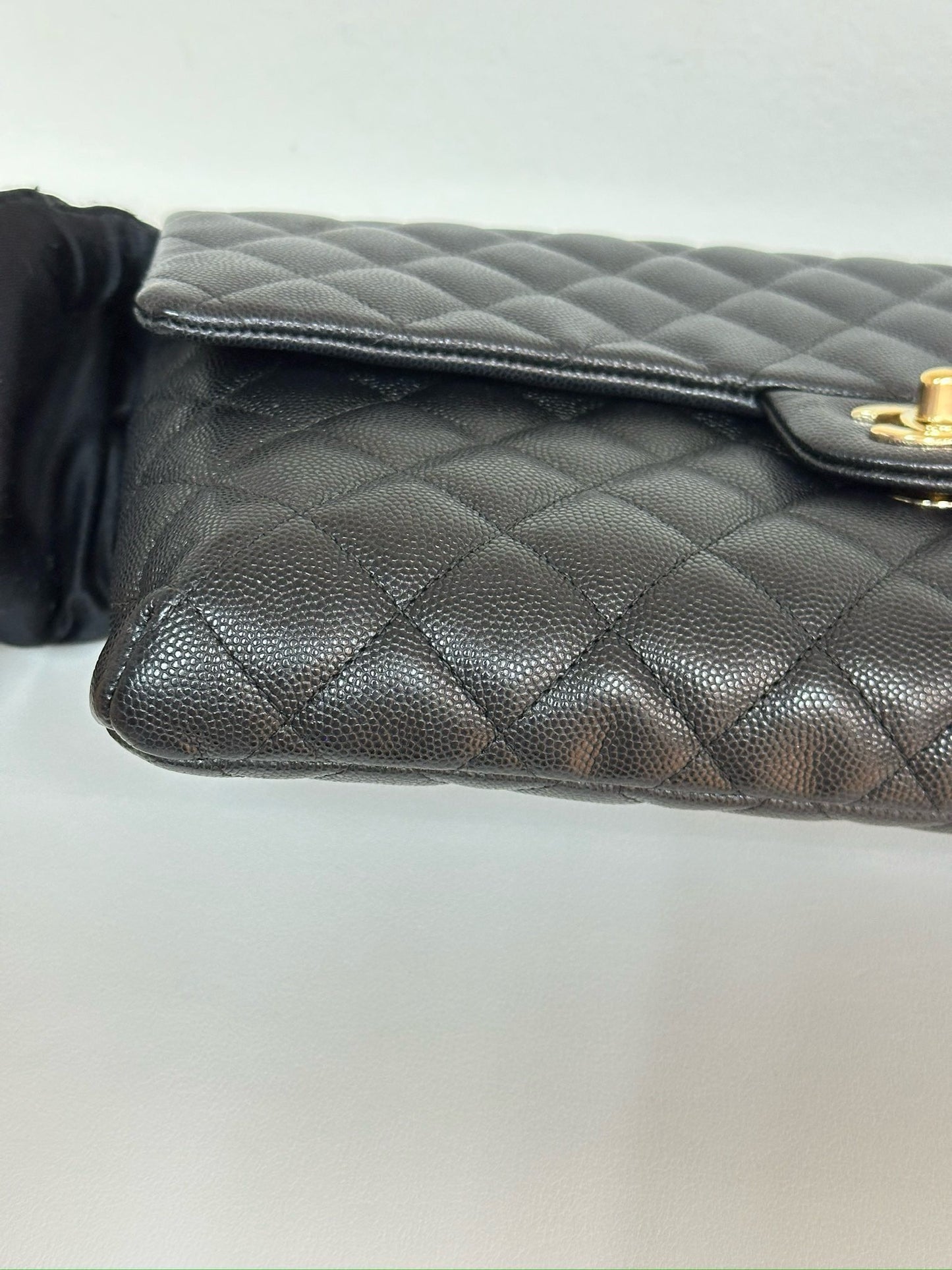 Chanel Quilted Caviar Classic Clutch GHW Black 2657 holo card