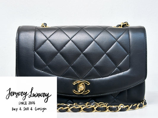 Chanel Vintage Quilted Diana Flap Bag Black Lambskin 3266 holo