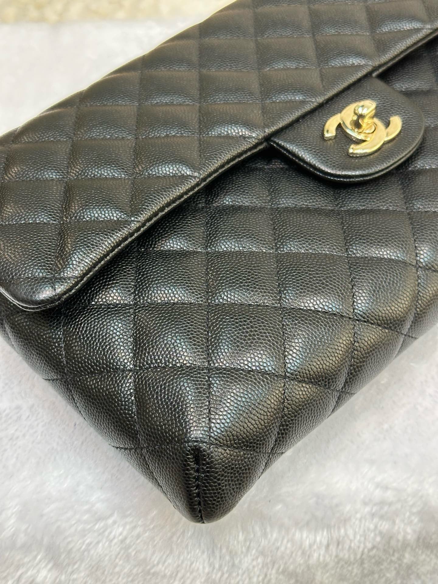 Chanel Quilted Caviar Classic Clutch Black GHW