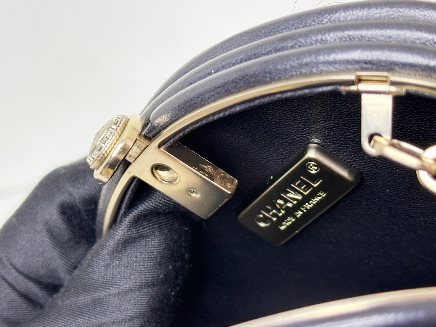 CHANEL 2014 PARIS-DALLAS MINAUDIERE CLUTCH 2018 holo card