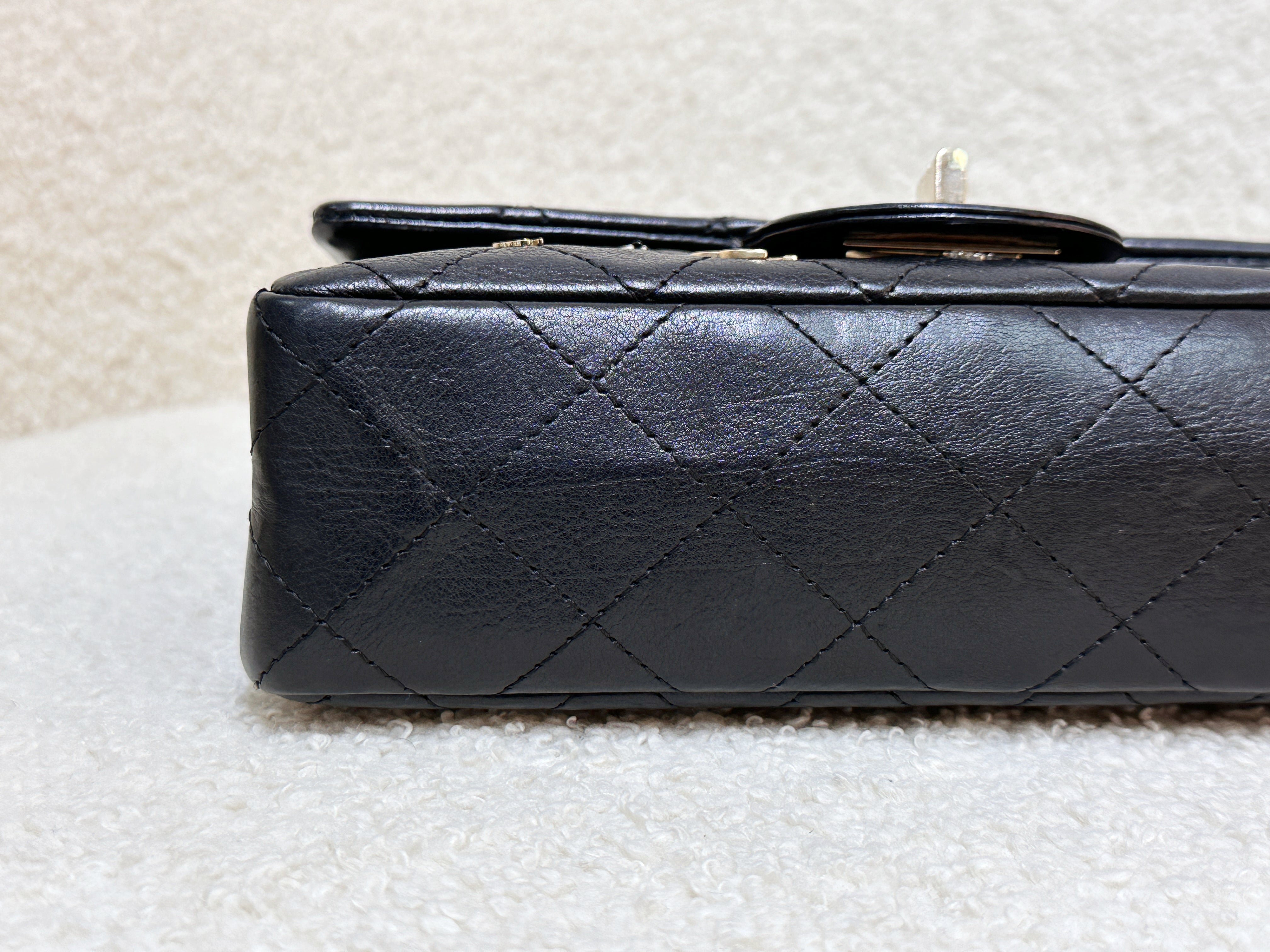 Preloved Authentic 
ChanelBlack Quilted Calfskin 2.55 Reissue 224 Punk CC Charm Flap Gold Hardware, 2007