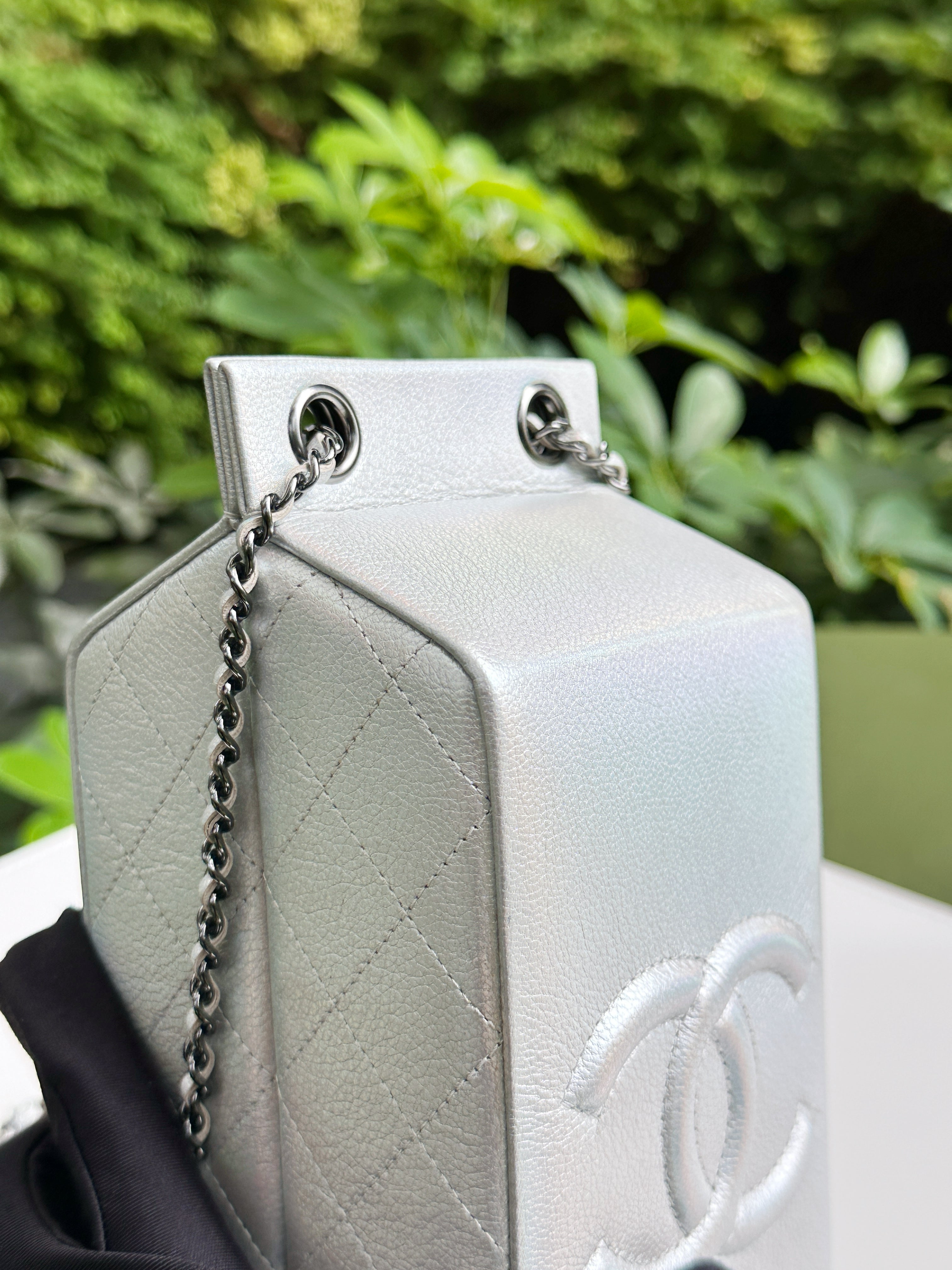 Preloved Authentic CHANEL RARE LIMITED EDITION LAIT DE COCO MILK CARTON BAG 2014