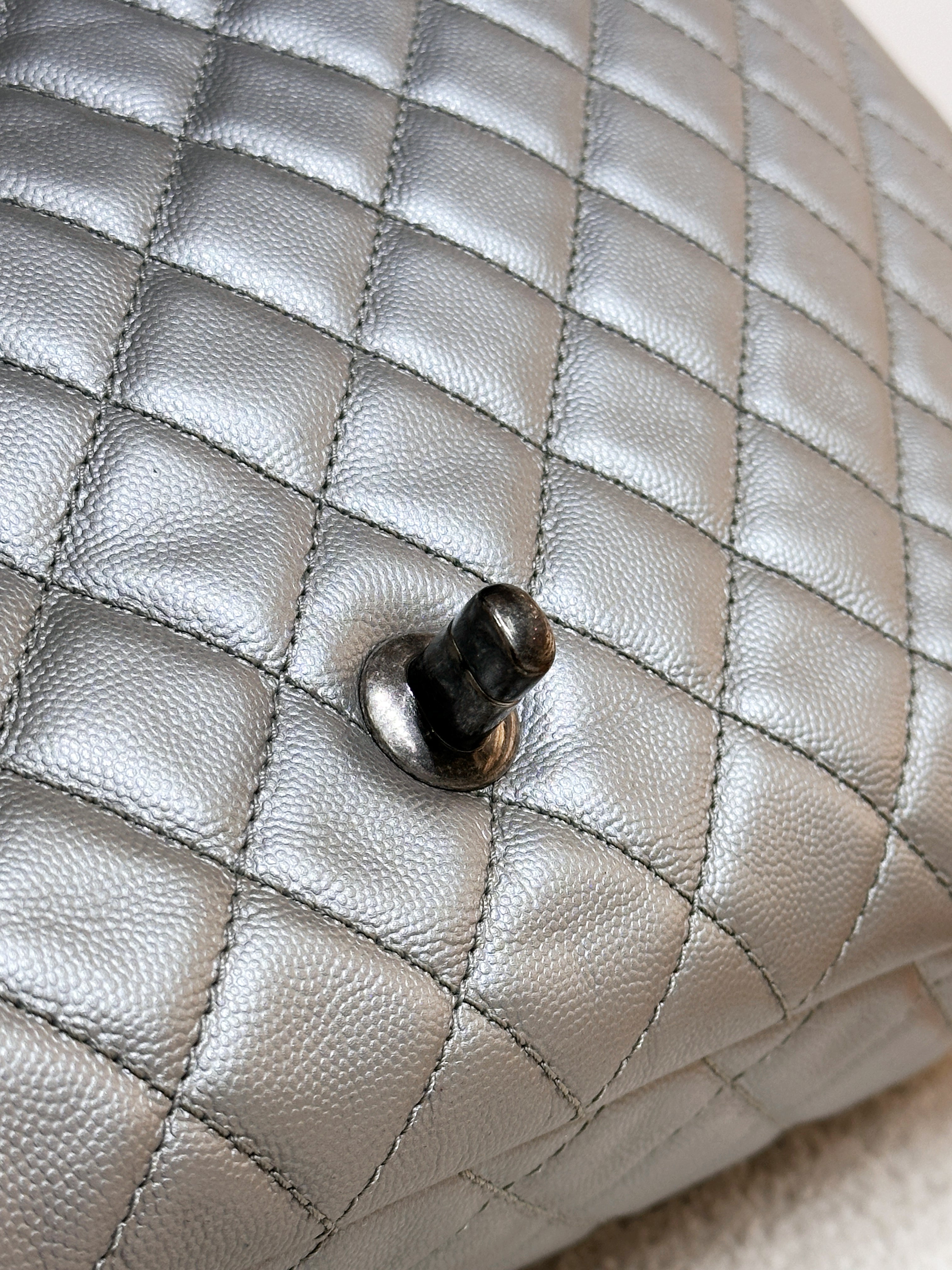 Chanel 2017 Caviar Classic Quilted XXL Travel Flap shoulder bag Metallic Silver SHW 2257 holo card