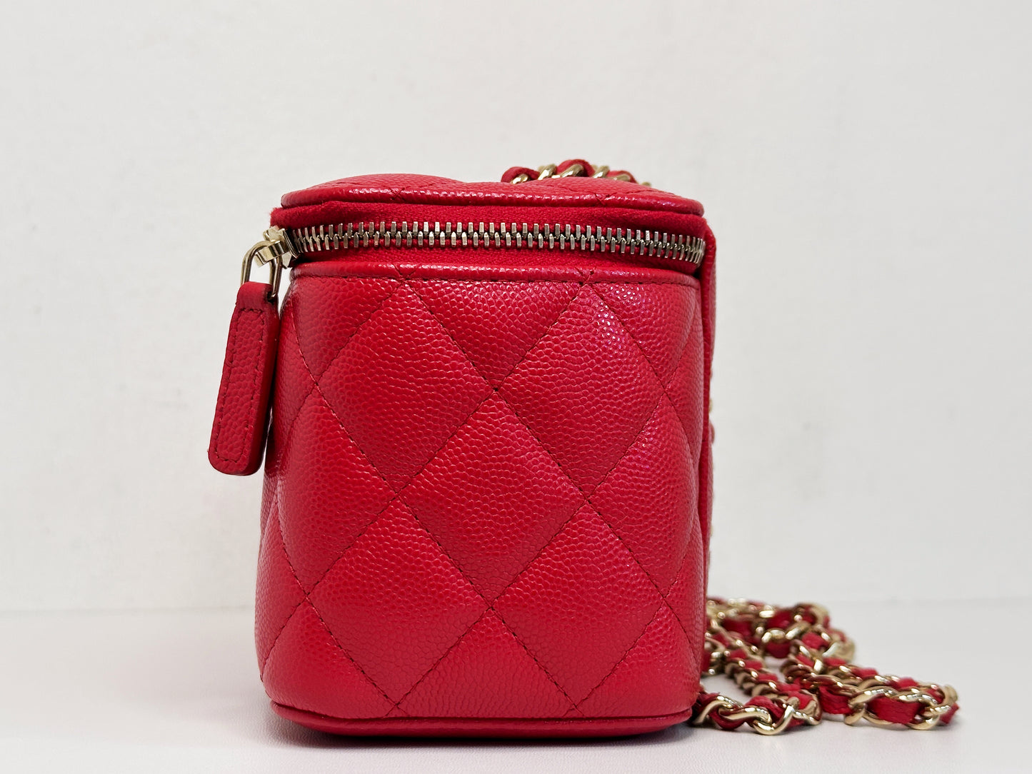 Chanel Caviar Quilted Small Vanity Case With Chain Red 3181 holo card