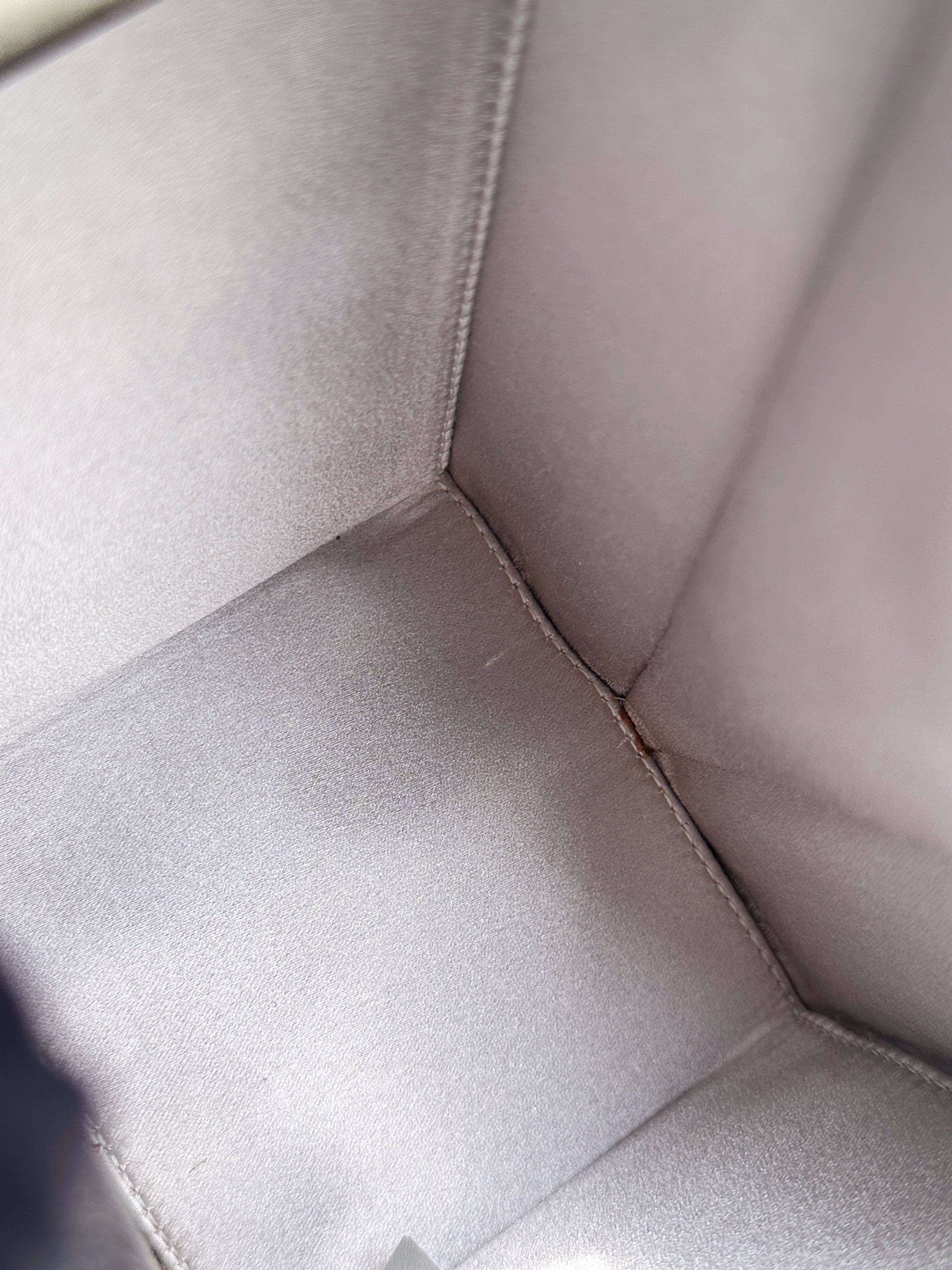 Preloved Authentic CHANEL RARE LIMITED EDITION LAIT DE COCO MILK CARTON BAG 2014