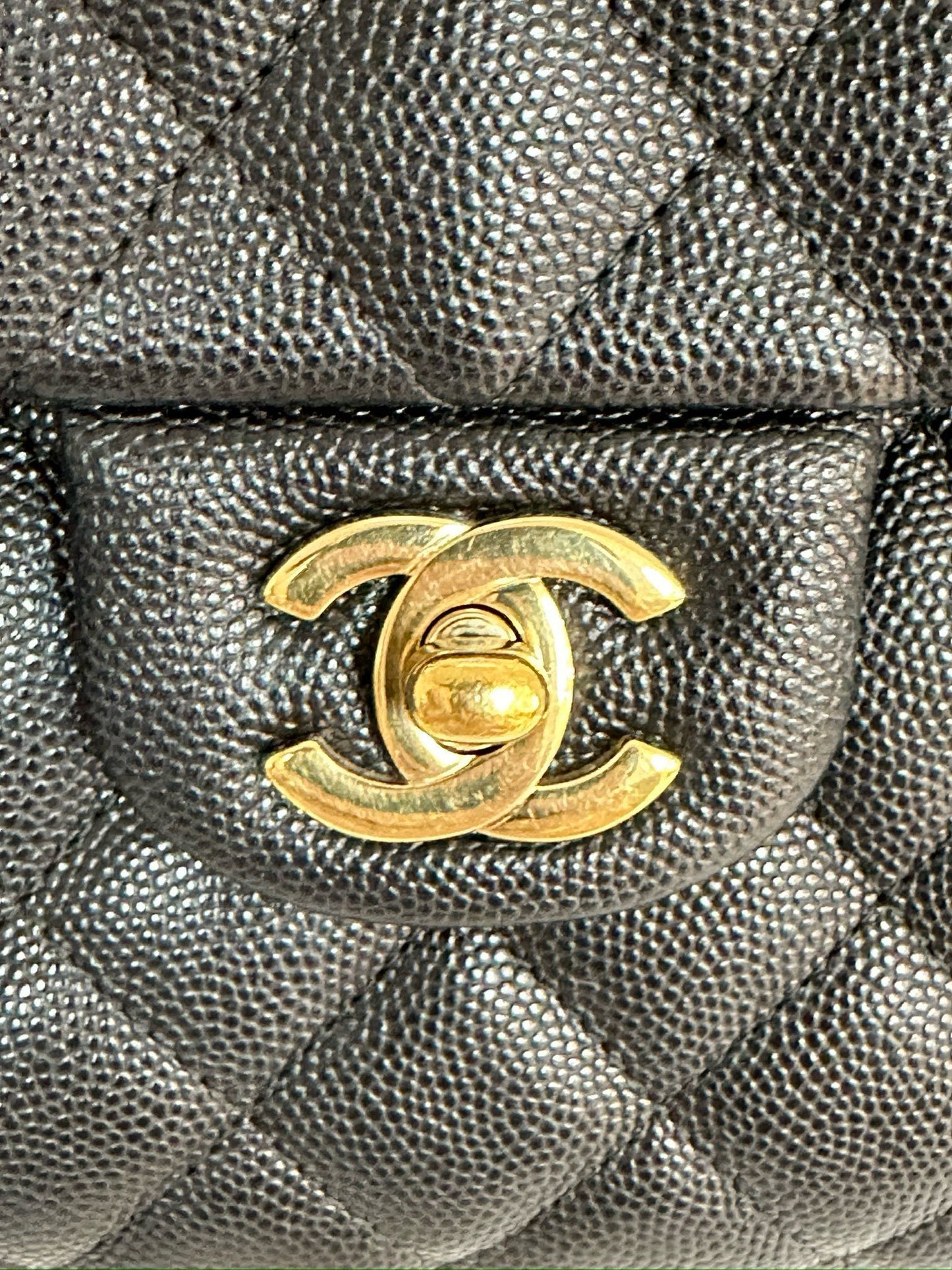 Chanel Quilted Caviar Classic Clutch GHW Black 2657 holo card