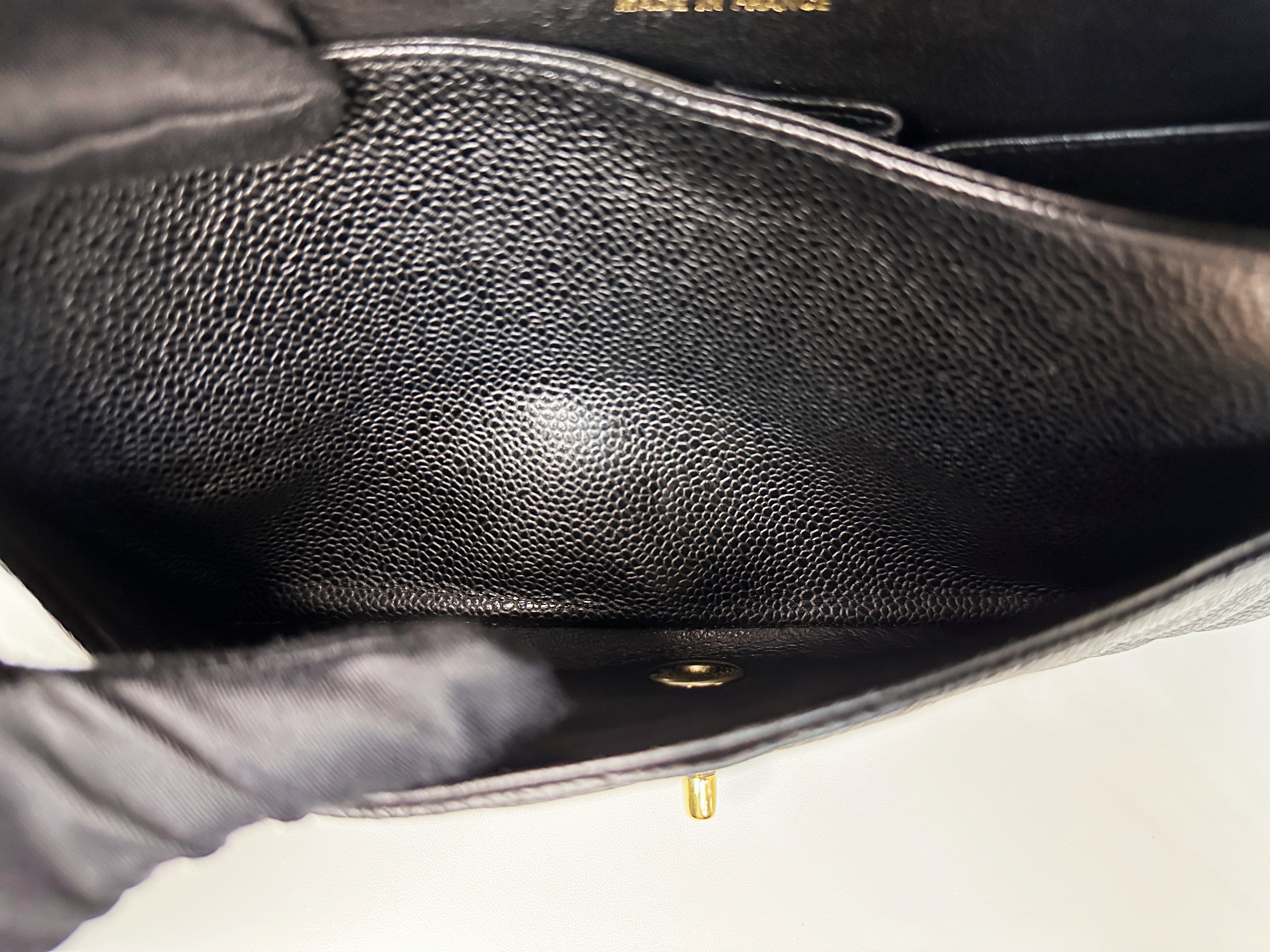 PPreloved Authentic Chanel Vintage  Classic Double Flap Medium Shoulder Bag Black Caviar 24k GHW