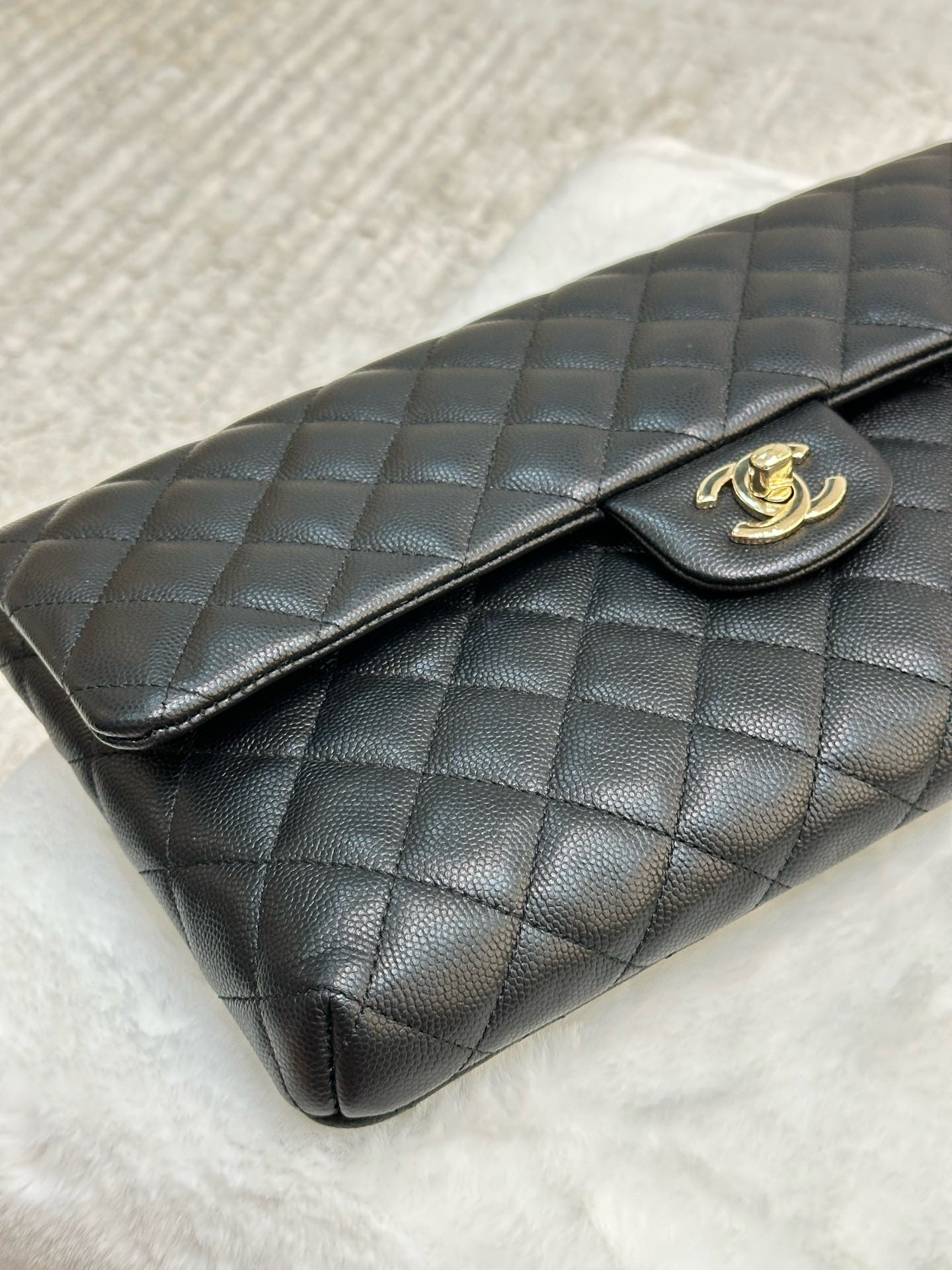 Chanel Quilted Caviar Classic Clutch Black GHW