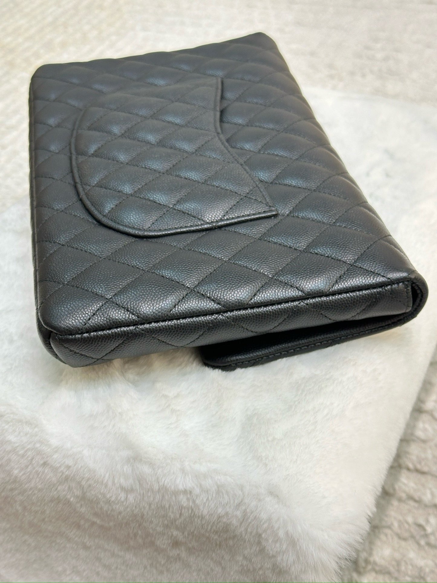 Chanel Quilted Caviar Classic Clutch Black GHW