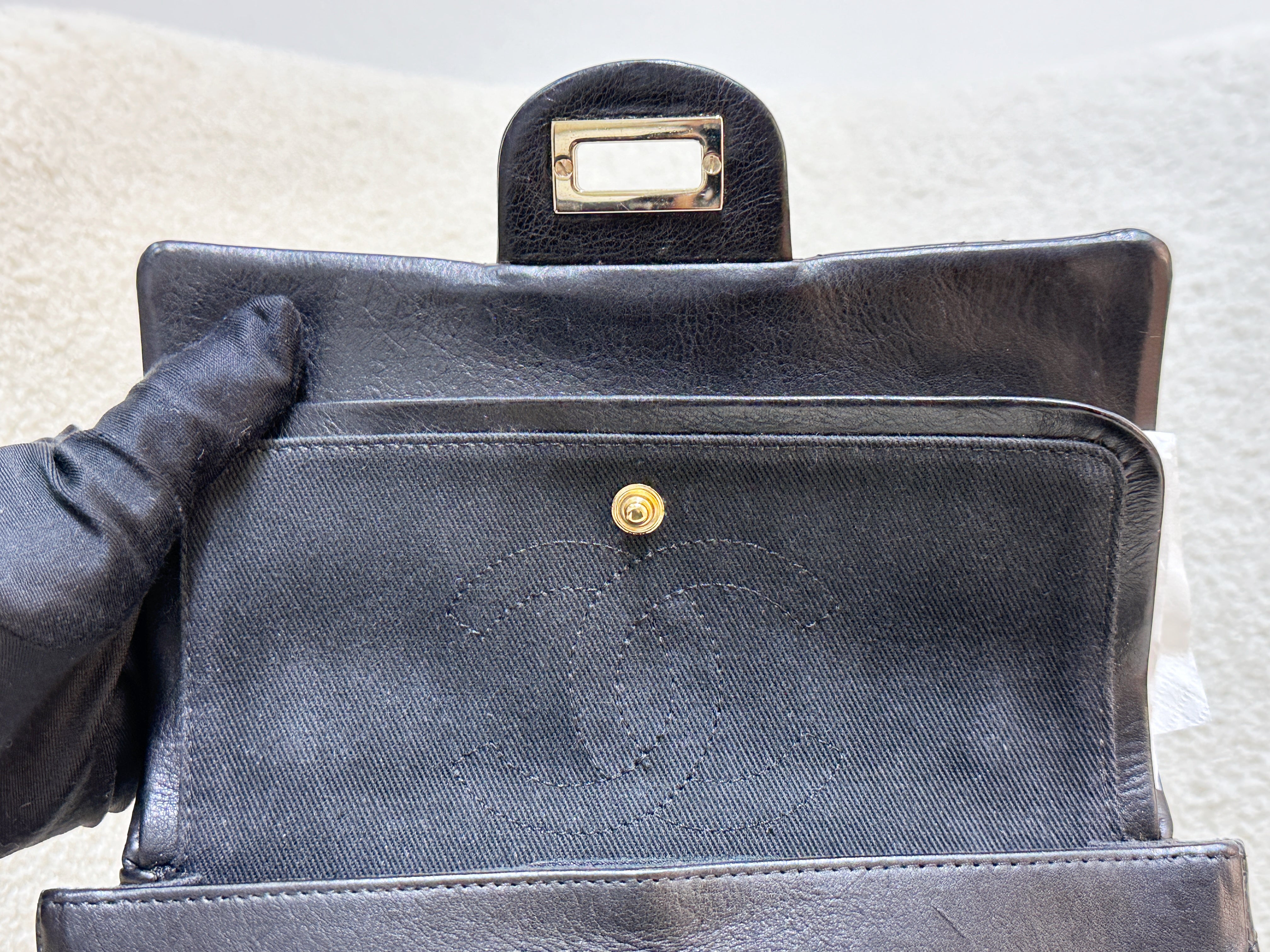 Preloved Authentic 
ChanelBlack Quilted Calfskin 2.55 Reissue 224 Punk CC Charm Flap Gold Hardware, 2007