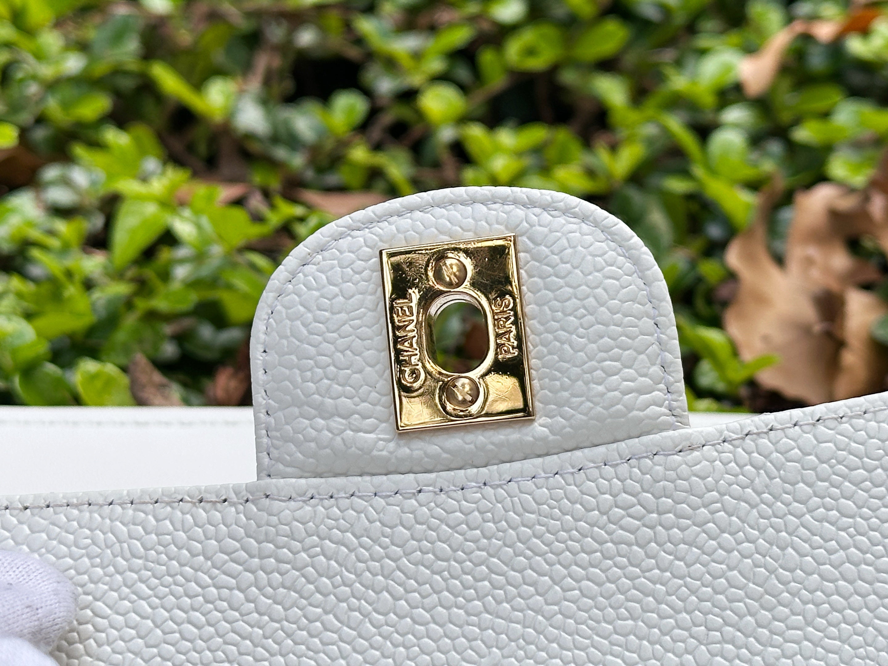 Chanel White Caviar Medium Classic Double Flap Bag 1350 holo