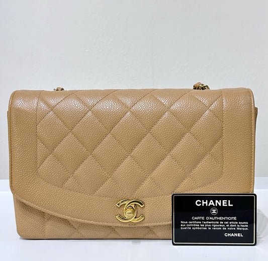 Chanel Vintage Medium Diana Flap Bag Beige Caviar Gold Hardware 29 holo