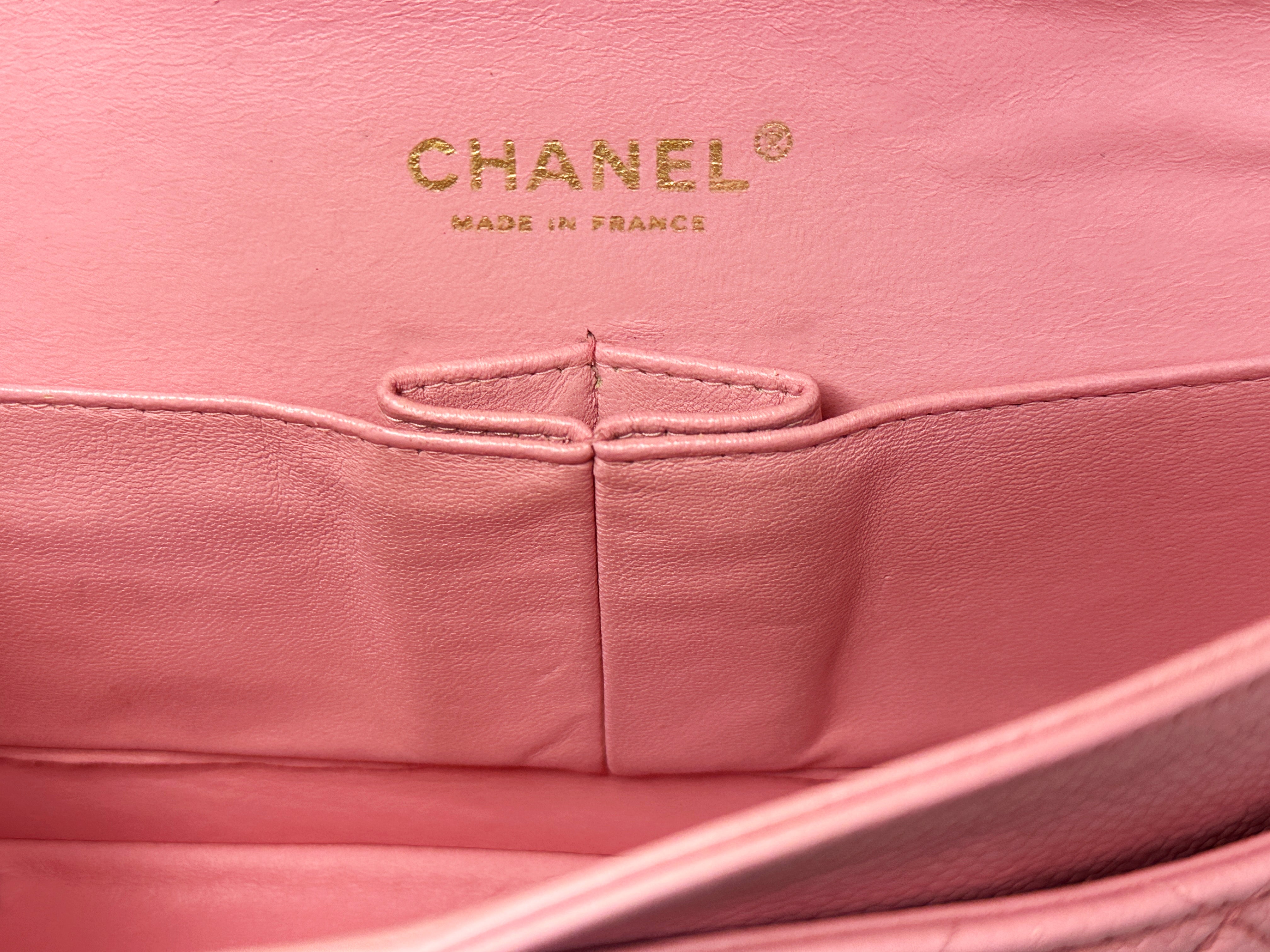 Chanel Medium Vintage Sakura Pink Caviar Classic Double Flap Bag 24K GHW 86 holo(body lightly touched)