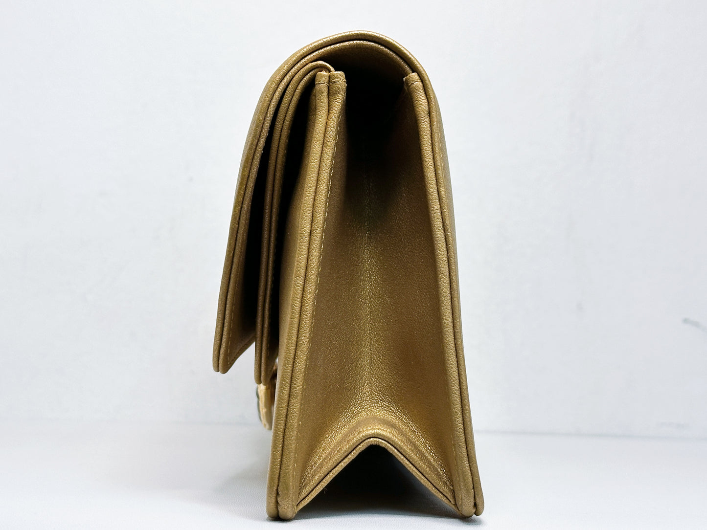 Chanel Lambskin Evening In Egypt Clutch Gold 2815 holo card
