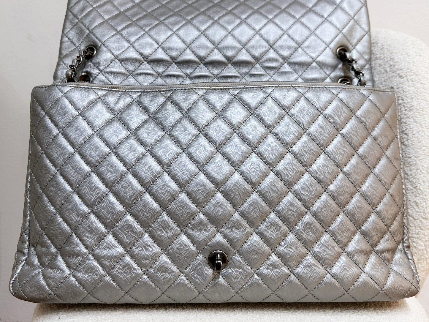 Chanel 2017 Caviar Classic Quilted XXL Travel Flap shoulder bag Metallic Silver SHW 2257 holo card