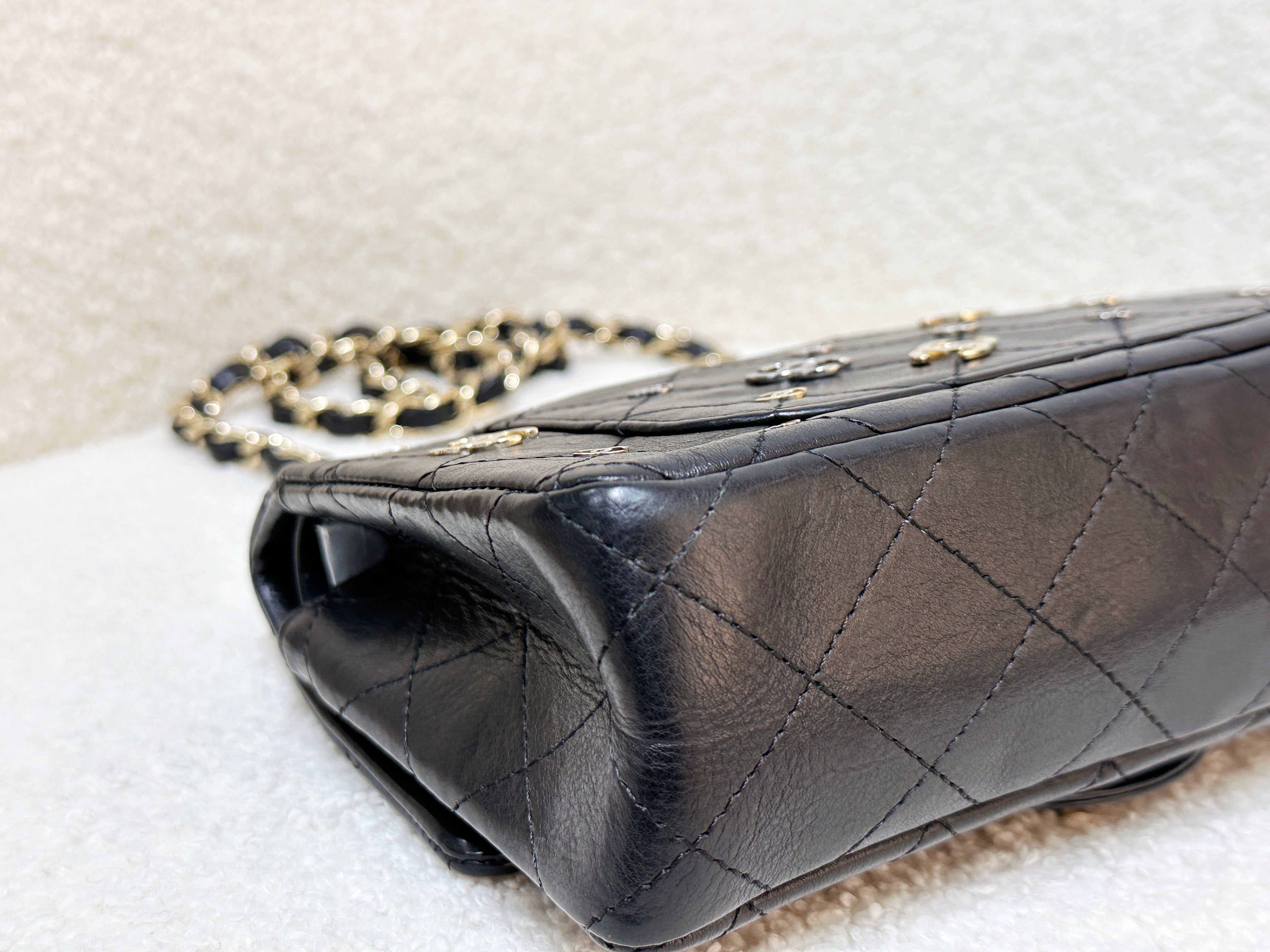 Preloved Authentic 
ChanelBlack Quilted Calfskin 2.55 Reissue 224 Punk CC Charm Flap Gold Hardware, 2007