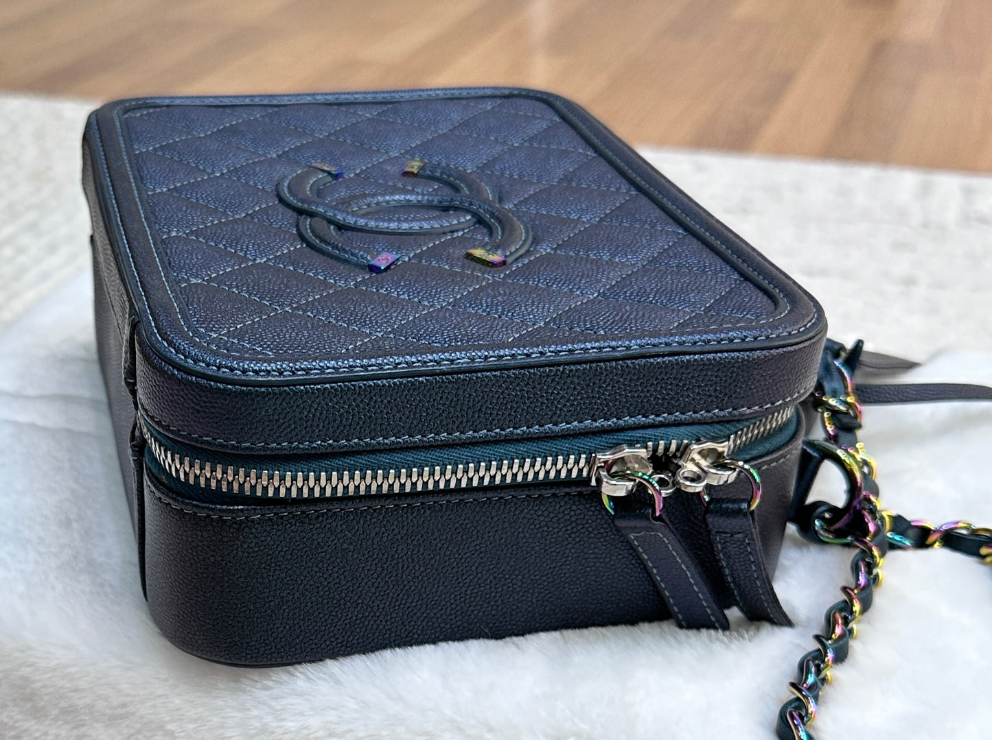 CHANEL Iridescent Caviar Quilted Medium CC Filigree Vanity Case Dark Turquoise