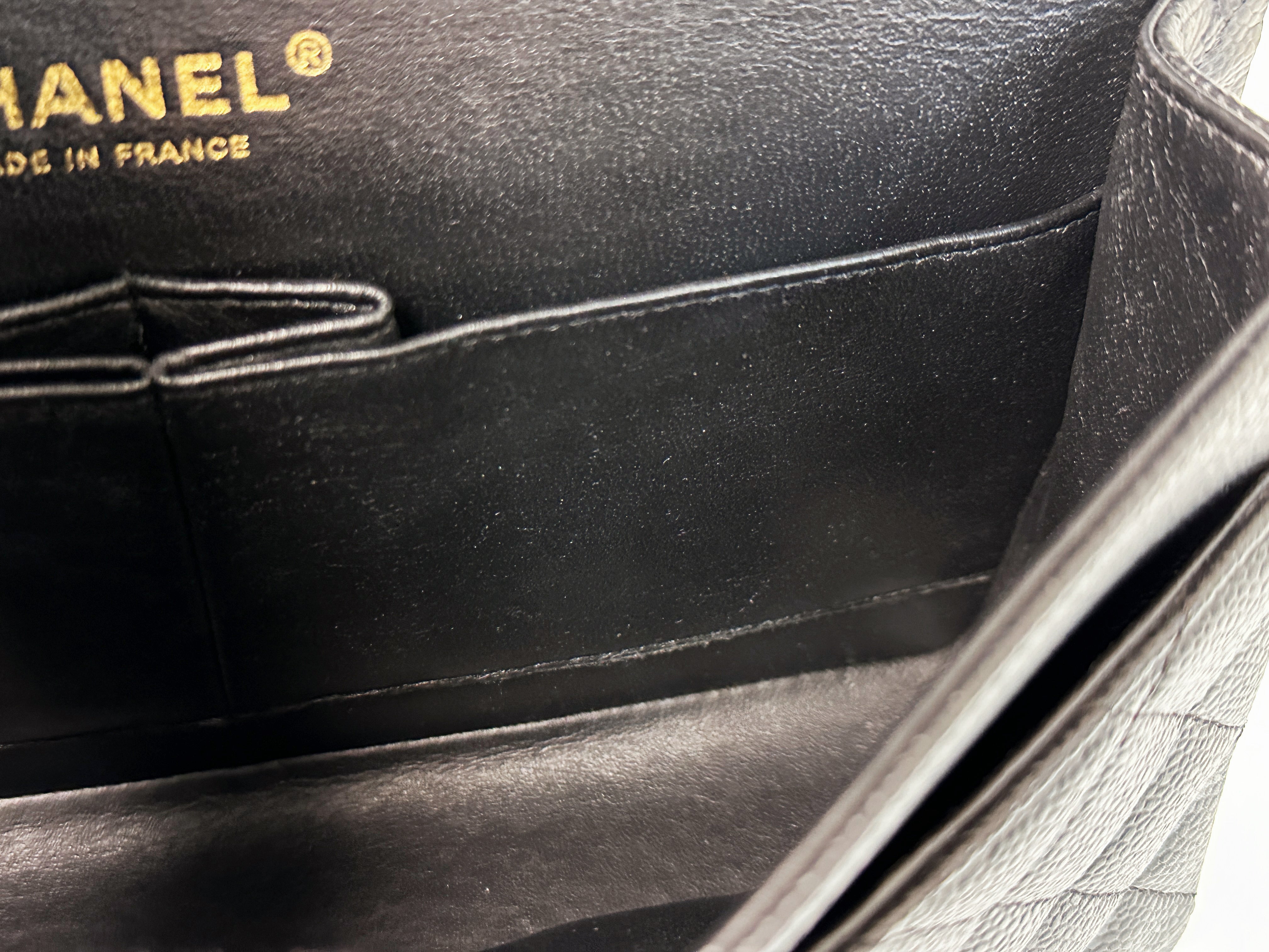 PPreloved Authentic Chanel Vintage  Classic Double Flap Medium Shoulder Bag Black Caviar 24k GHW