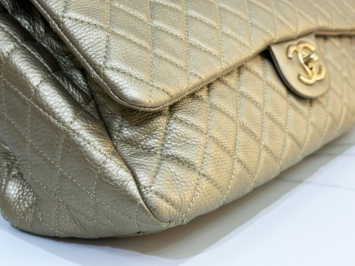 Chanel 2018 Calfskin Quilted XXL Travel Flap shoulder bag Metallic Gold GHW 2510 holo card
