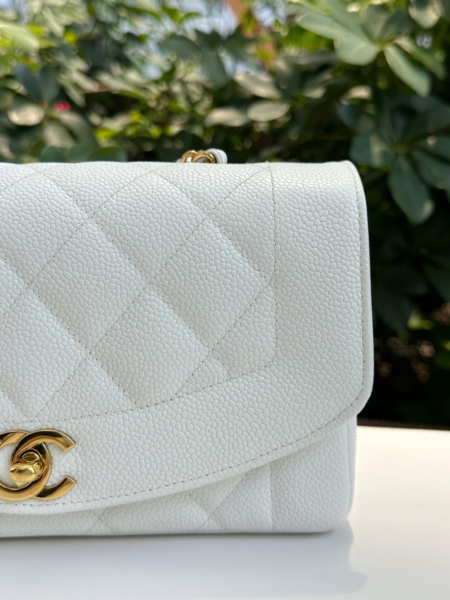 Chanel Vintage Quilted Diana Flap Bag Caviar White 33 holo card