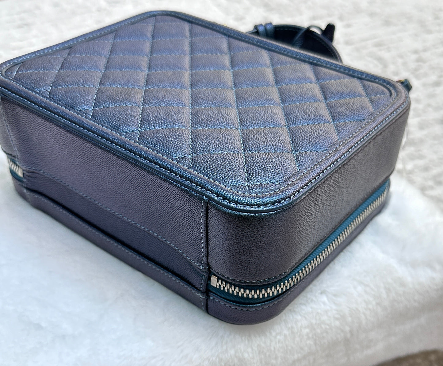 CHANEL Iridescent Caviar Quilted Medium CC Filigree Vanity Case Dark Turquoise