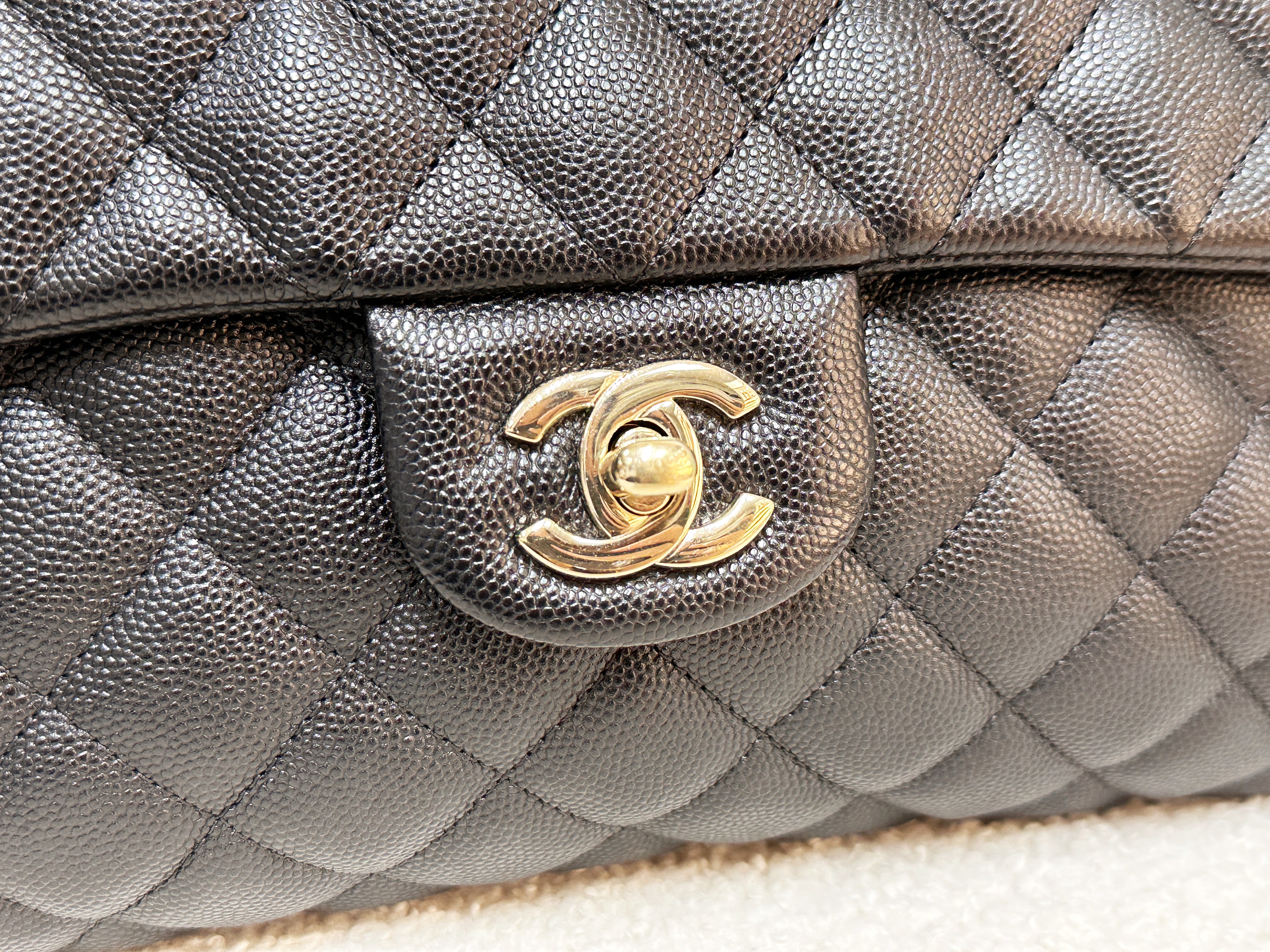Chanel Quilted Caviar Classic Clutch GHW Black 2645 holo card