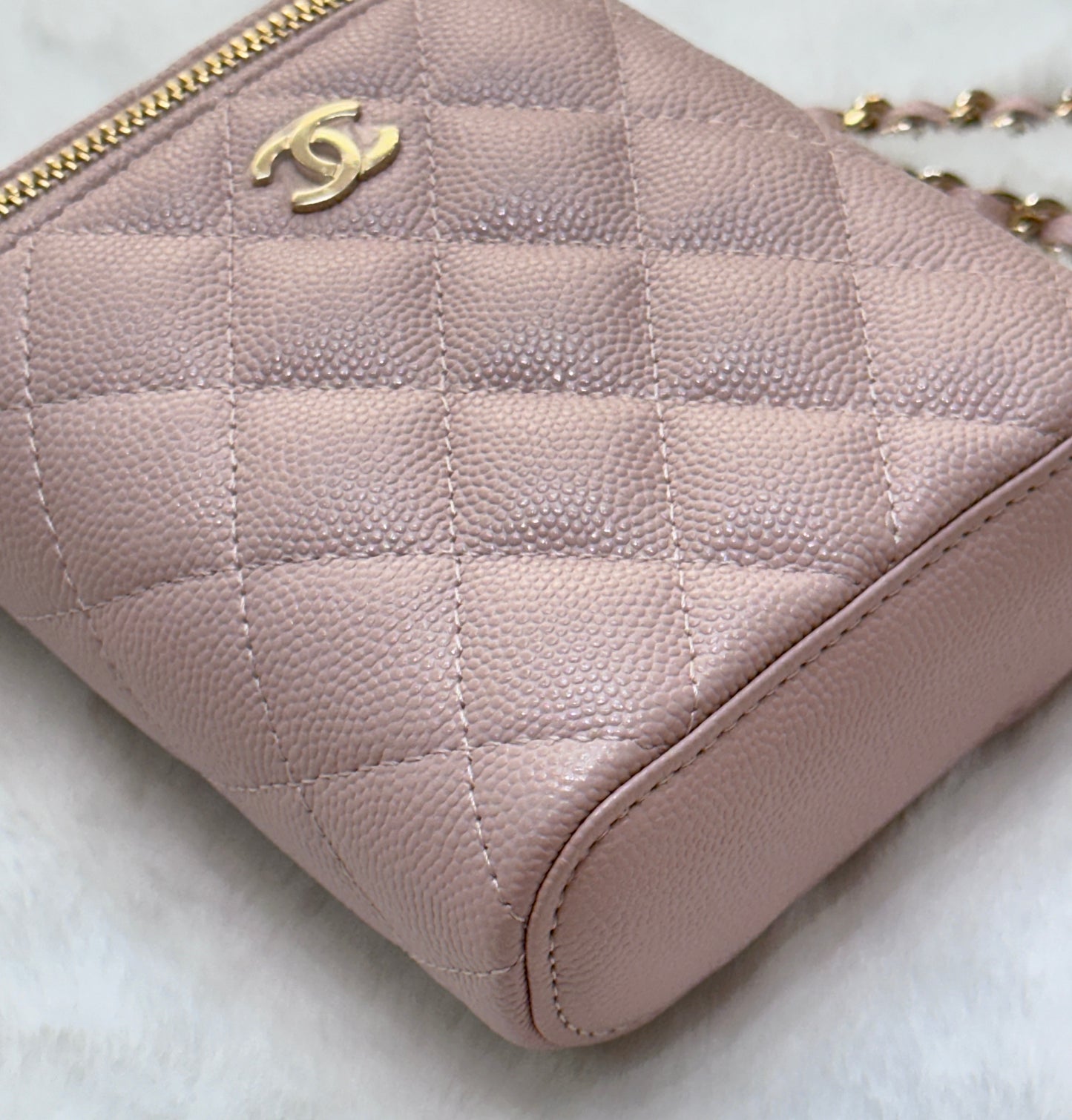 CHANEL Caviar Quilted Small Vertical Coco Beauty Vanity Case With Chain Light Pink