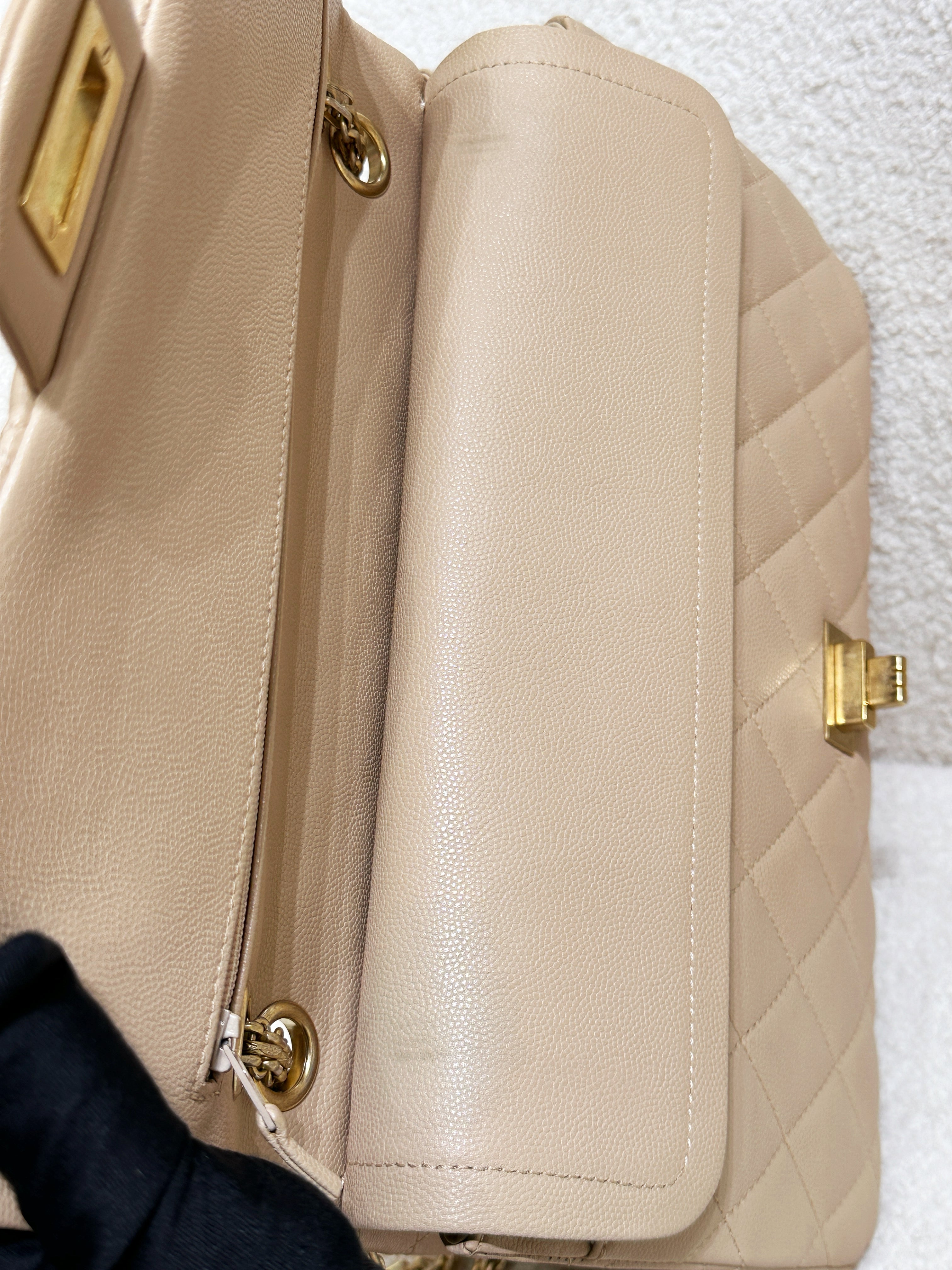 Chanel Classic Quilted Caviar 2.55 Reissue Flap Bag Beige 226 2353 holo card