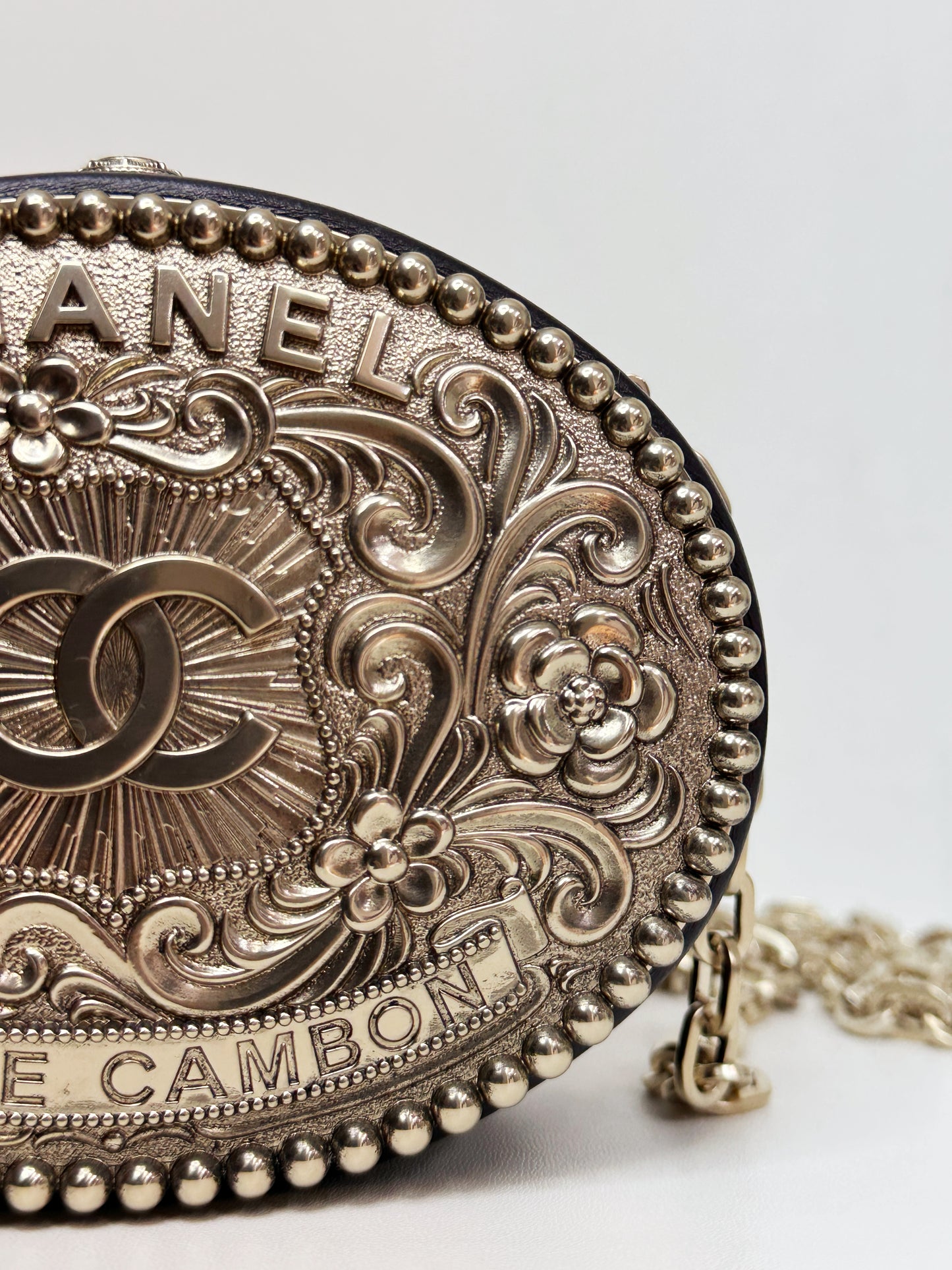 CHANEL 2014 PARIS-DALLAS MINAUDIERE CLUTCH 2018 holo card