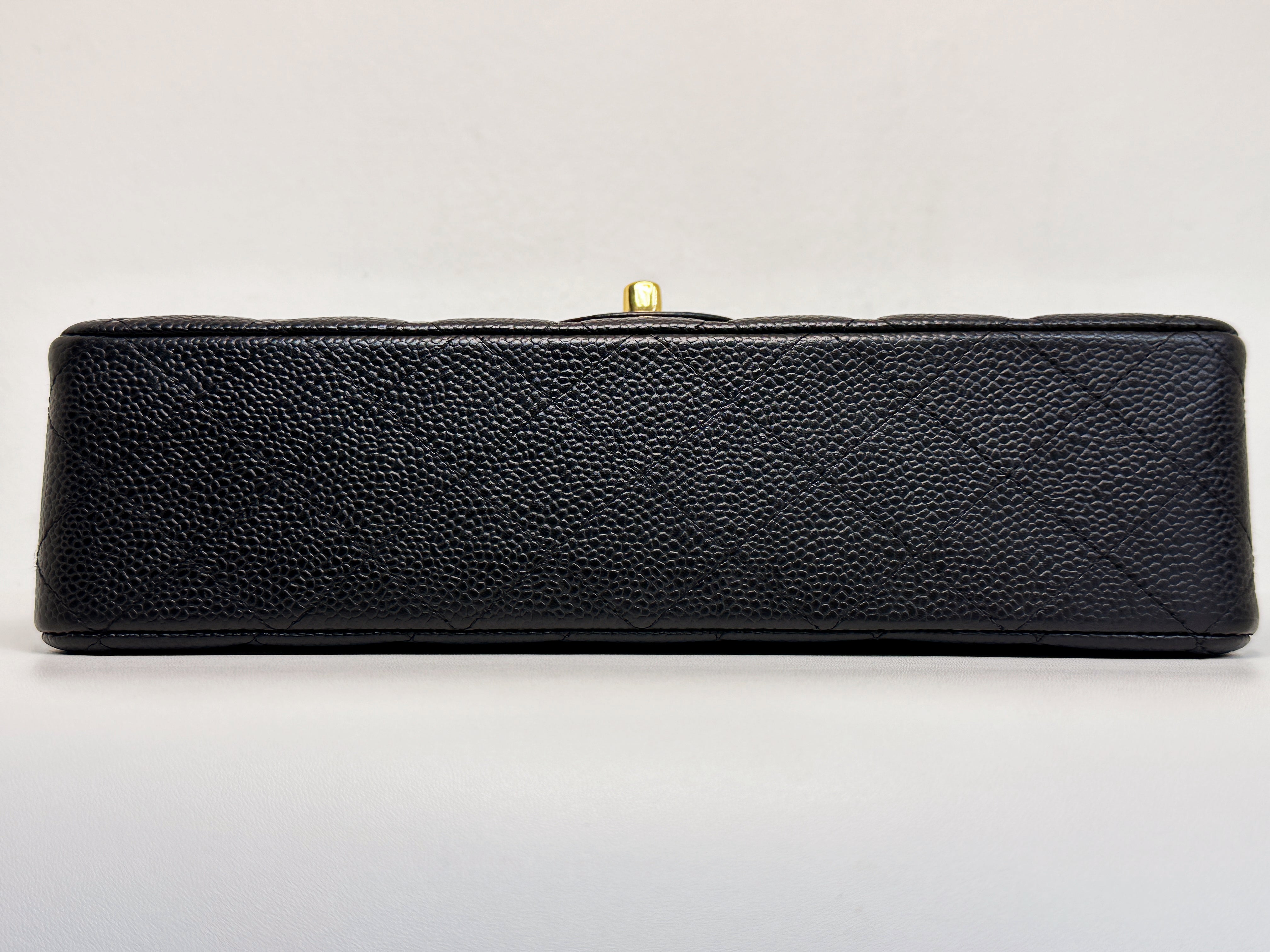 PPreloved Authentic Chanel Vintage  Classic Double Flap Medium Shoulder Bag Black Caviar 24k GHW