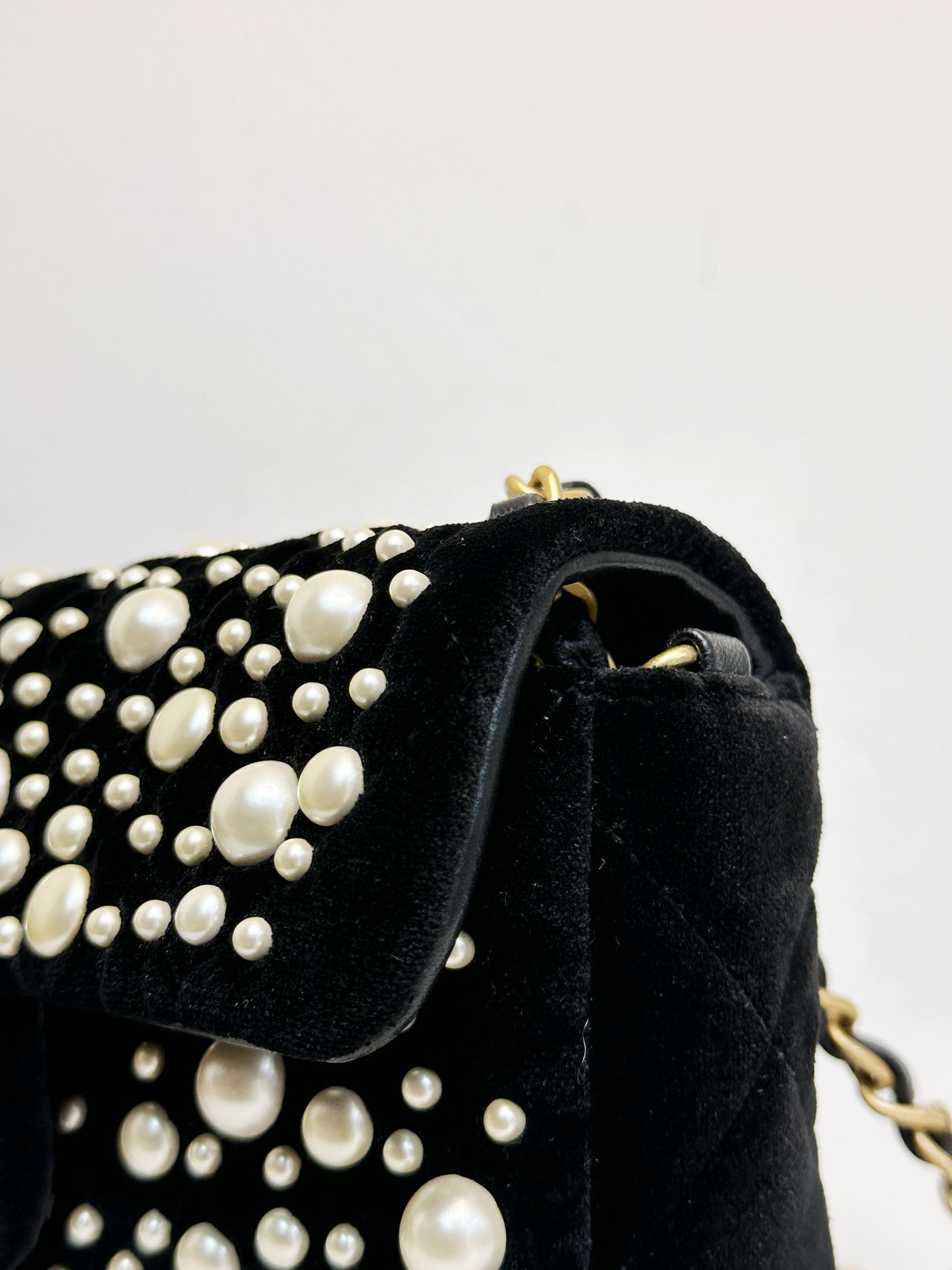 Chanel Mini Black Velvet Pearl Flap Bag X53U microchip