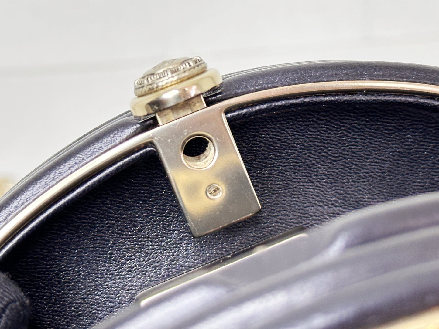 CHANEL 2014 PARIS-DALLAS MINAUDIERE CLUTCH 2018 holo card