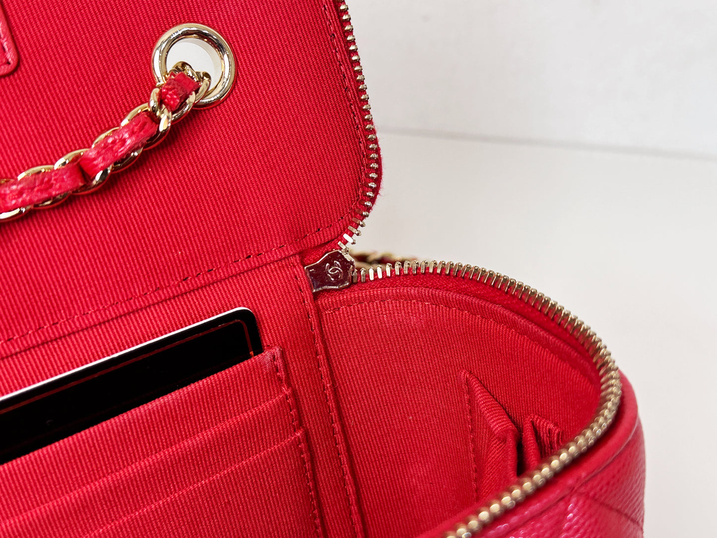 Chanel Caviar Quilted Small Vanity Case With Chain Red 3181 holo card