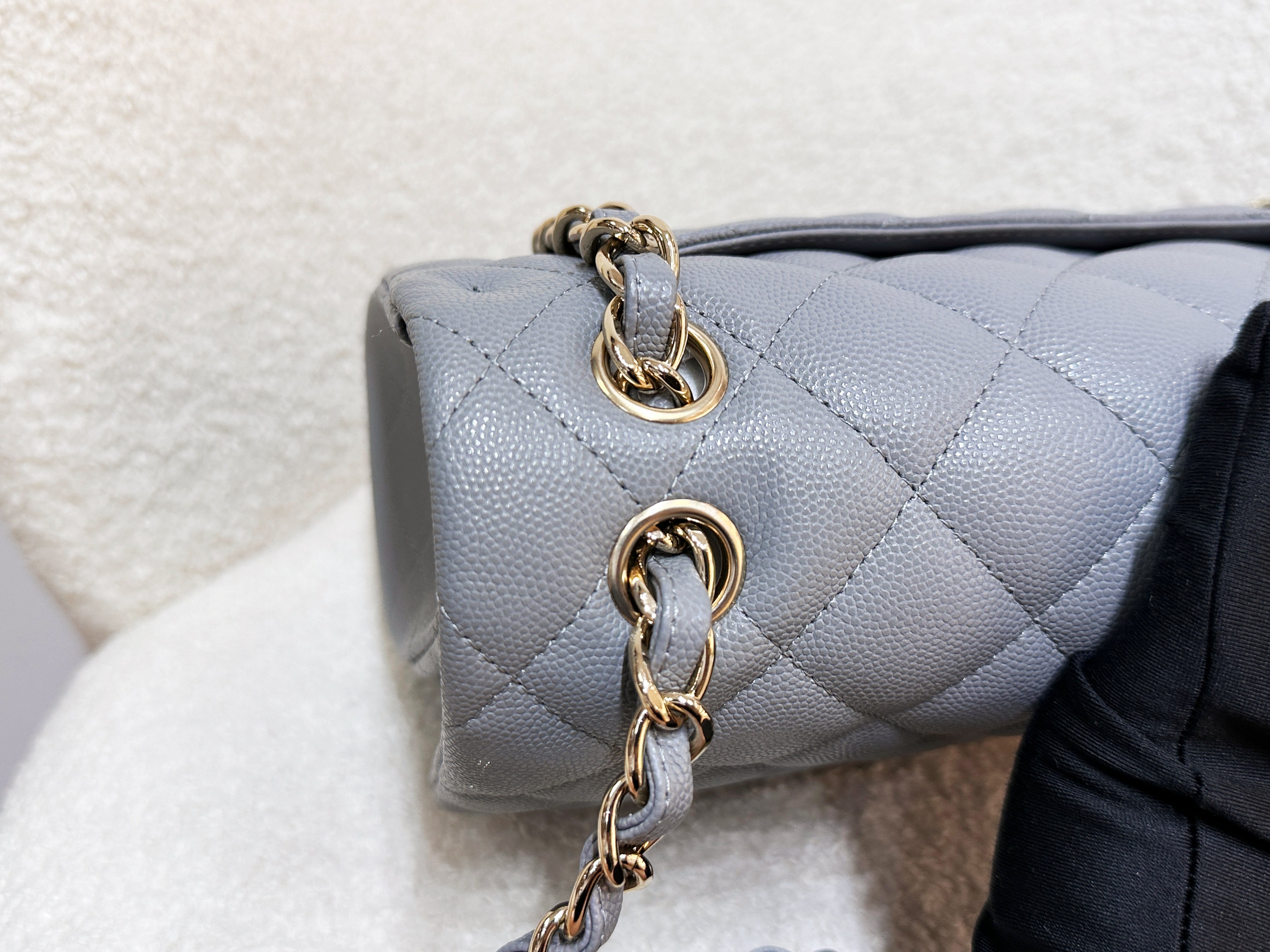 Chanel Jumbo Caviar Classic Quilted Double Flap Bag Light Grey LGHW 2910 holo card