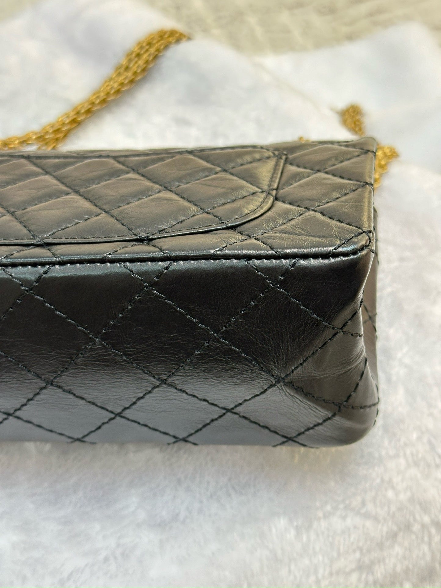 Chanel Black Quilted Aged Leather Lucky Charms Reissue 2.55 Classic 224 Flap Bag