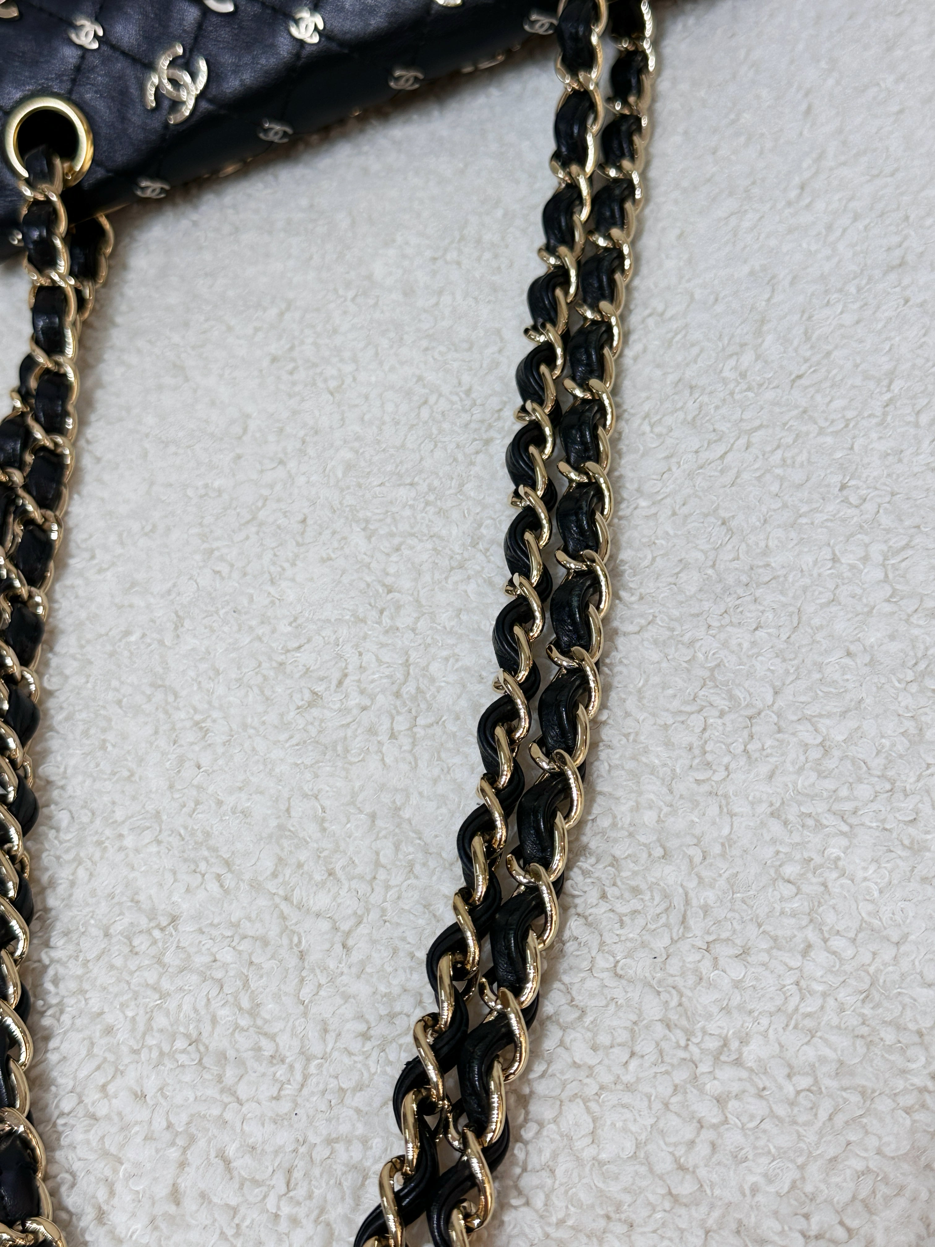 Preloved Authentic 
ChanelBlack Quilted Calfskin 2.55 Reissue 224 Punk CC Charm Flap Gold Hardware, 2007