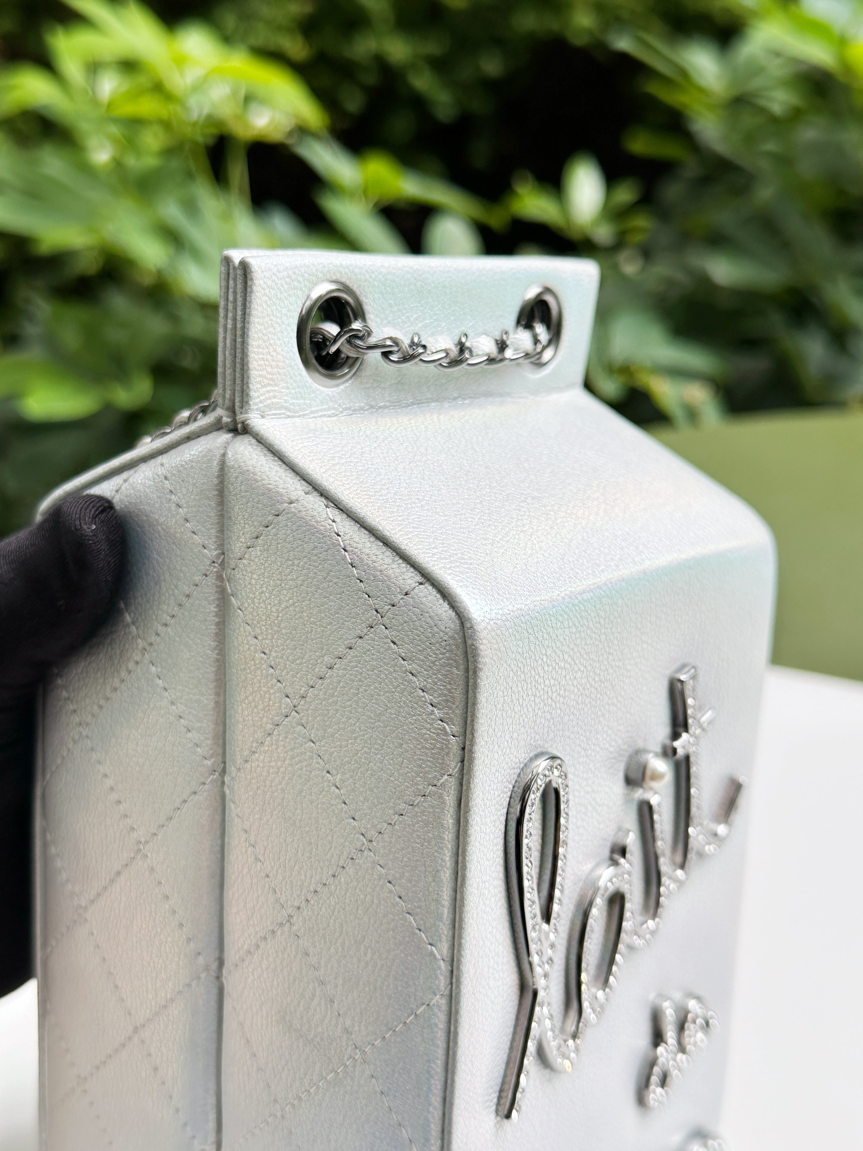 Preloved Authentic CHANEL RARE LIMITED EDITION LAIT DE COCO MILK CARTON BAG 2014